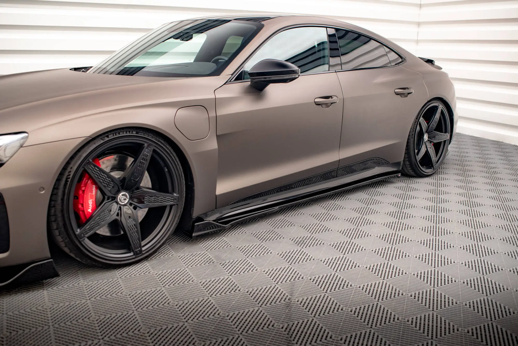 SIDESKJØRT V.2 Audi e-Tron GT 2020-> / Audi RS e-Tron GT 2021->