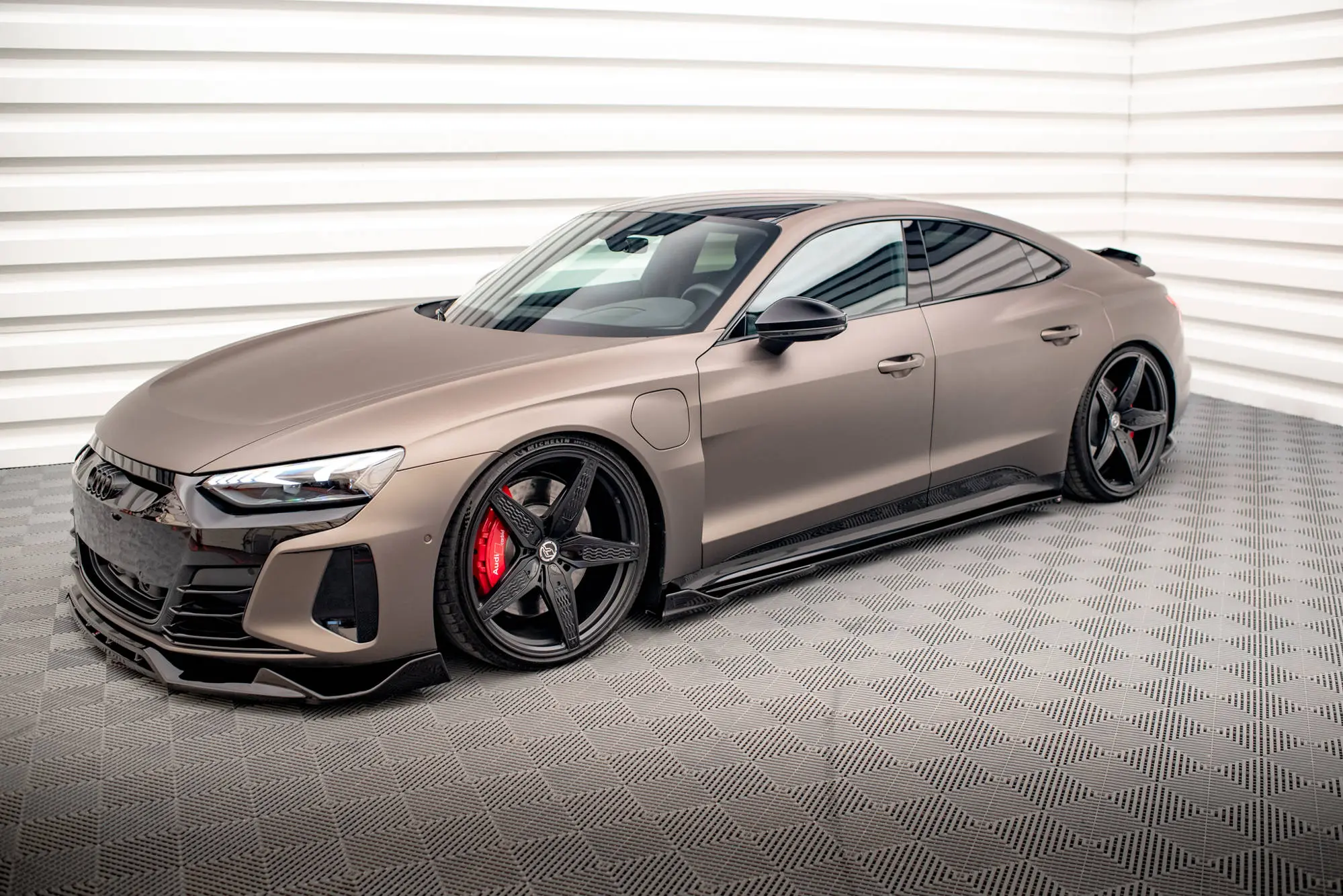 SIDESKJØRT V.2 Audi e-Tron GT 2020-> / Audi RS e-Tron GT 2021-> – bilde 4