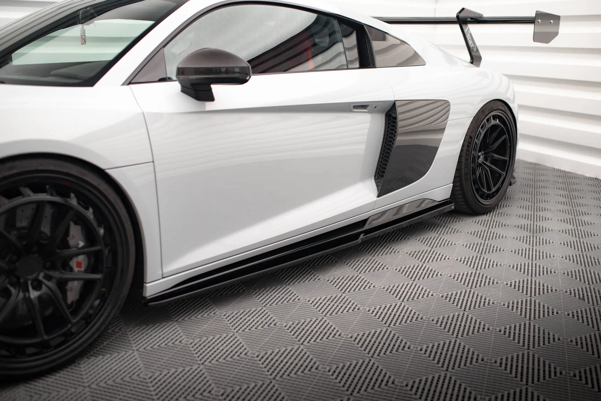 Sideskjørt V.2 Audi R8 MK2 2018-> | Glossy Black Edition