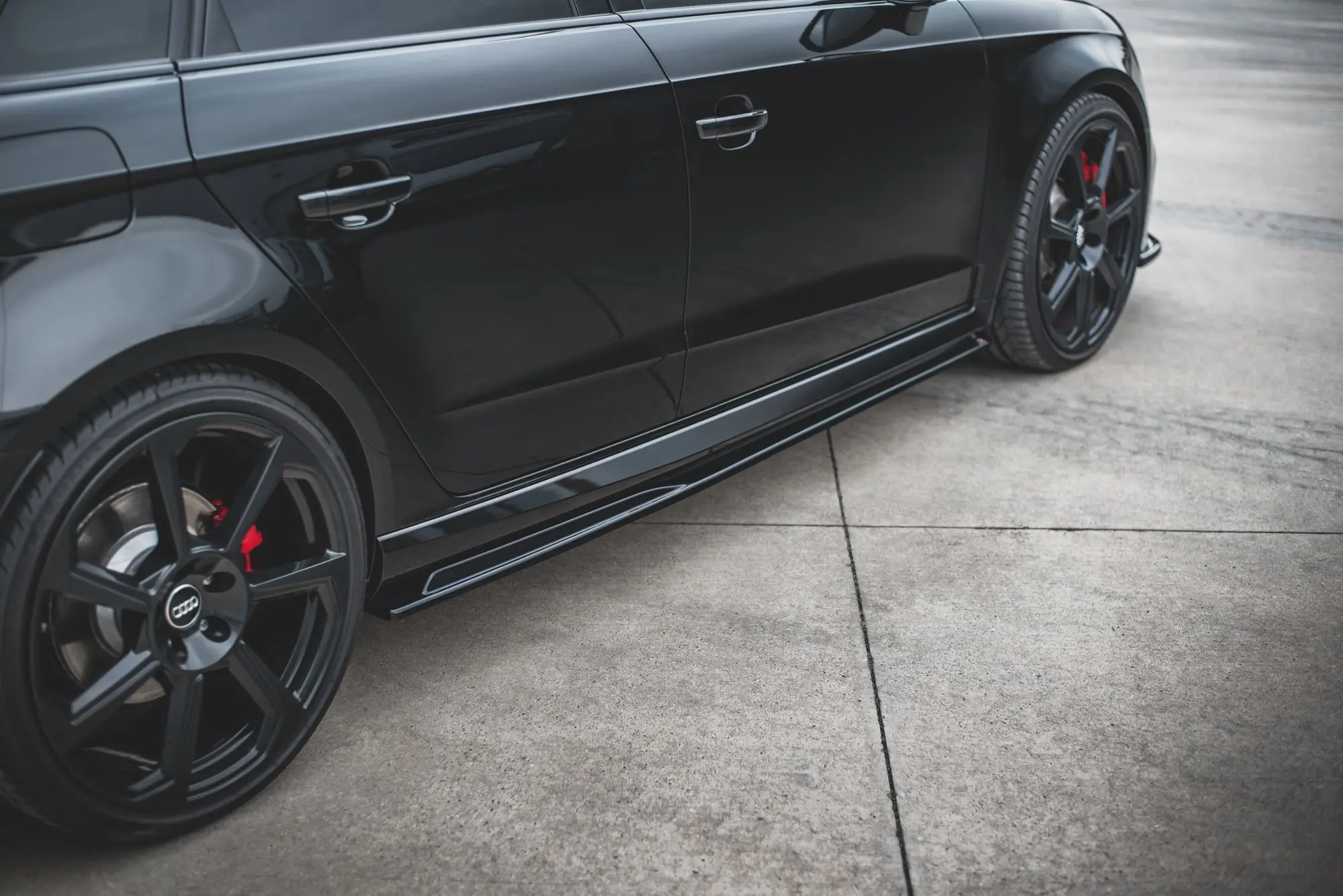 SIDESKJØRT V.2 AUDI RS3 8V Sportback 2017-2020 – bilde 2
