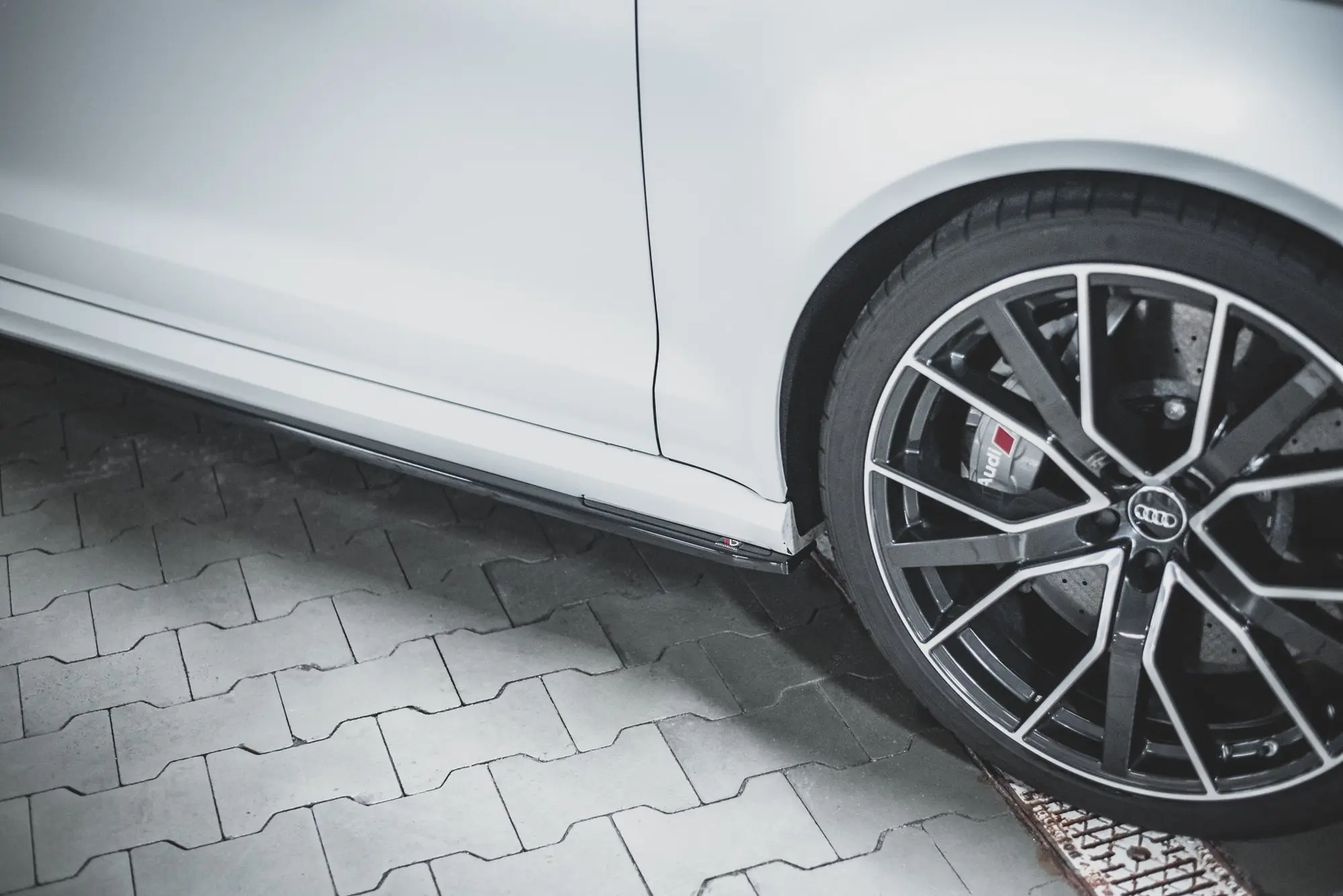 SIDESKJØRT V.2 Audi RS6 C7 2013-2018 – bilde 2
