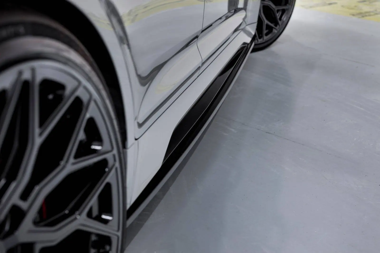 SIDESKJØRT V.2 AUDI RS6 C8 2019-> / Audi RS7 C8 2019-> – bilde 2