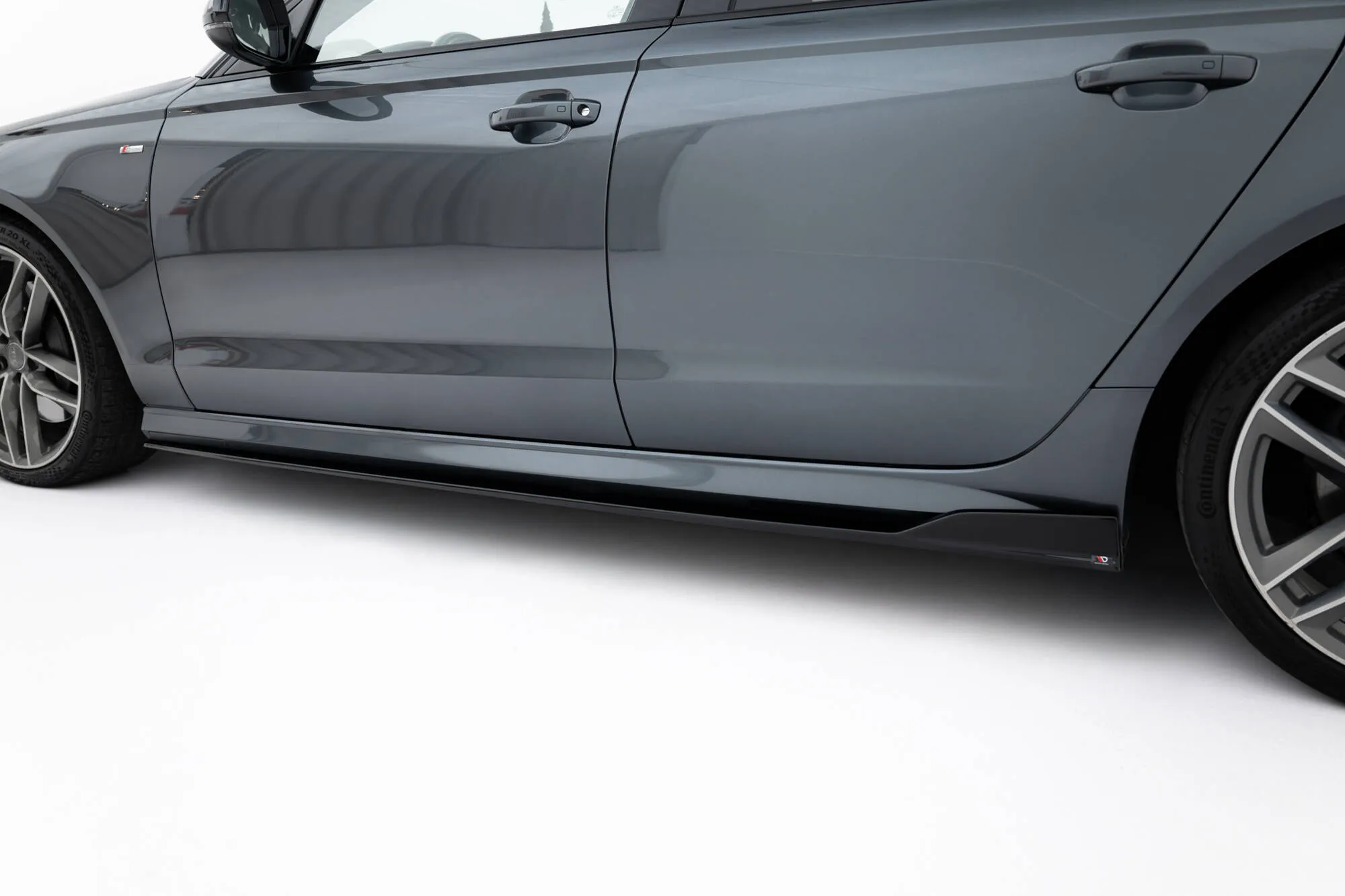 Sideskjørt V.2 Audi S6 C7 2014-2018 / Audi A6 C7 S-line 2014-2018 | Glossy Black Edition – bilde 3