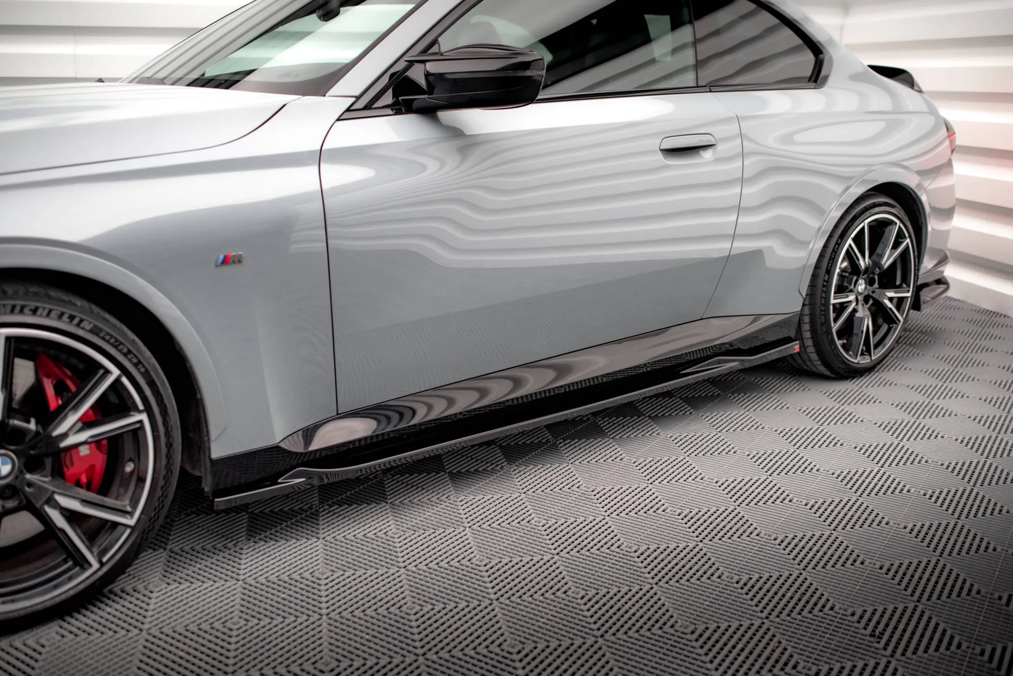 Sideskjørt V.2 BMW 2 Coupe (G42) M-Pack 2021 -> | Glossy Black Edition
