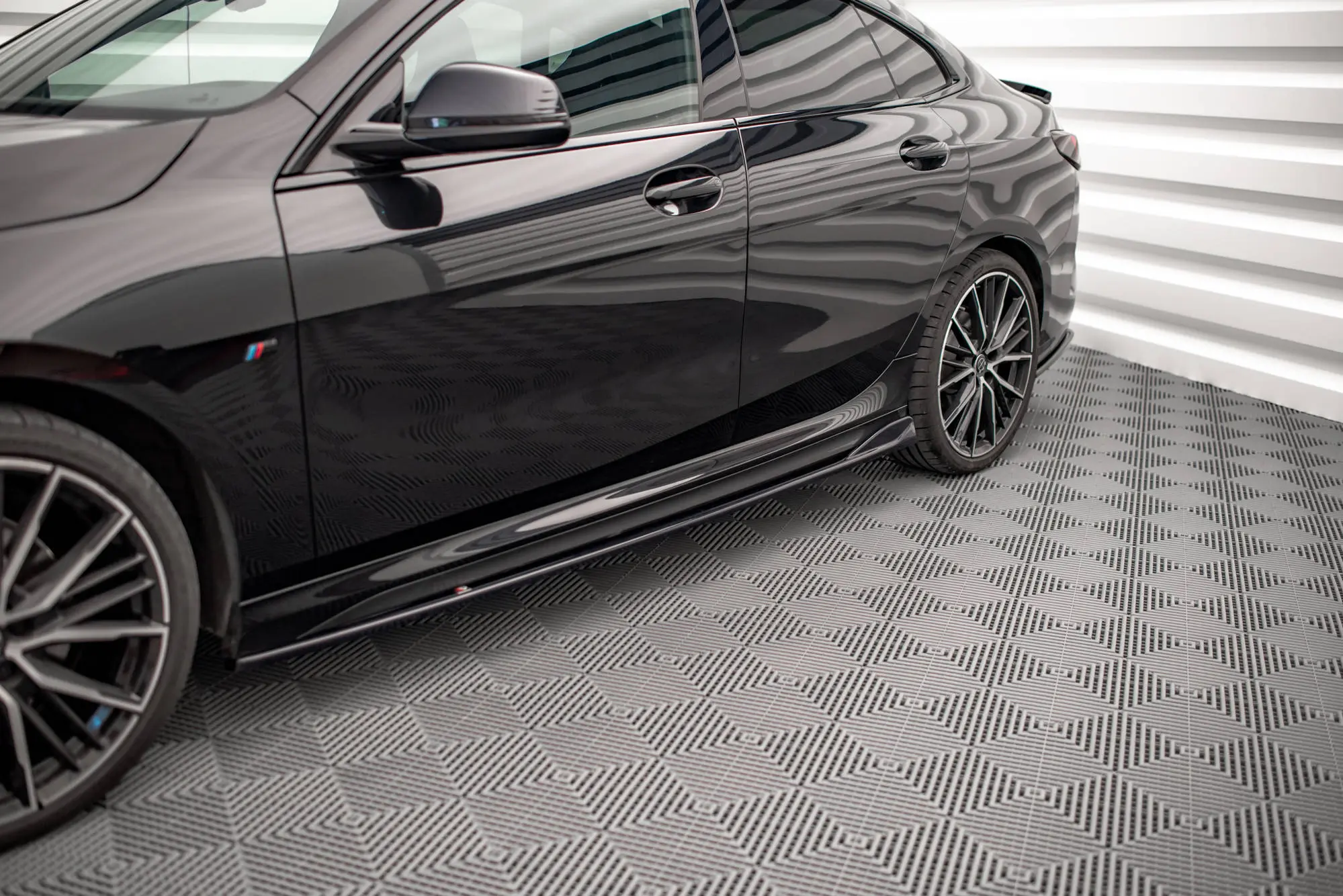 SIDESKJØRT V.2 BMW 2 GRAN COUPE (F44) M-Pack 2019-> / BMW 2 Gran Coupe M235i  (F44) 2019->