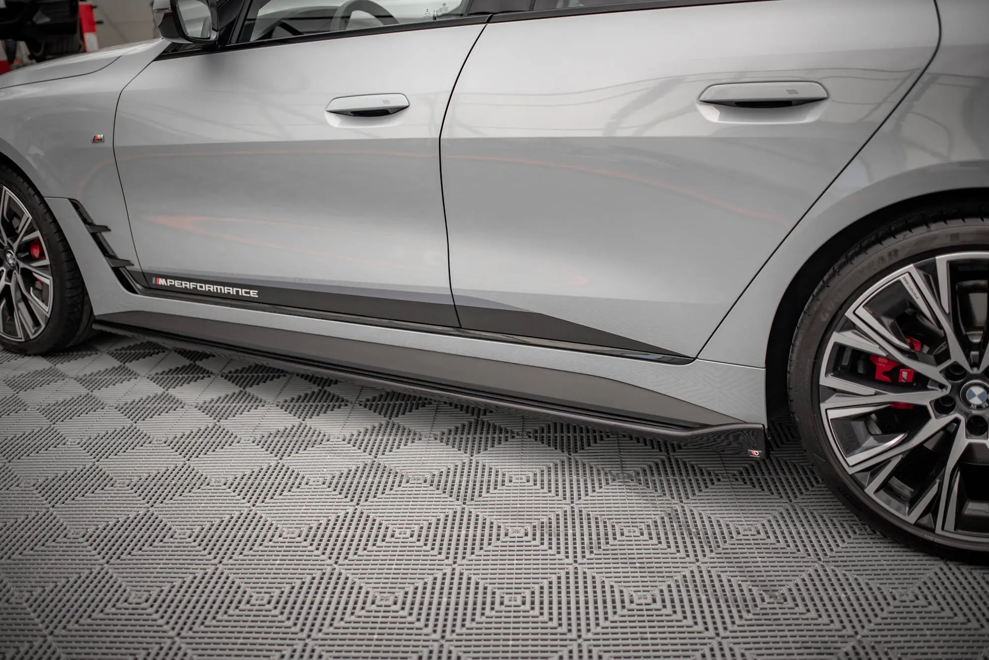 Sideskjørt V.2 BMW 4 M Pack (G22 / G23) 2020-> / BMW i4 (G26) 2021-> – bilde 2