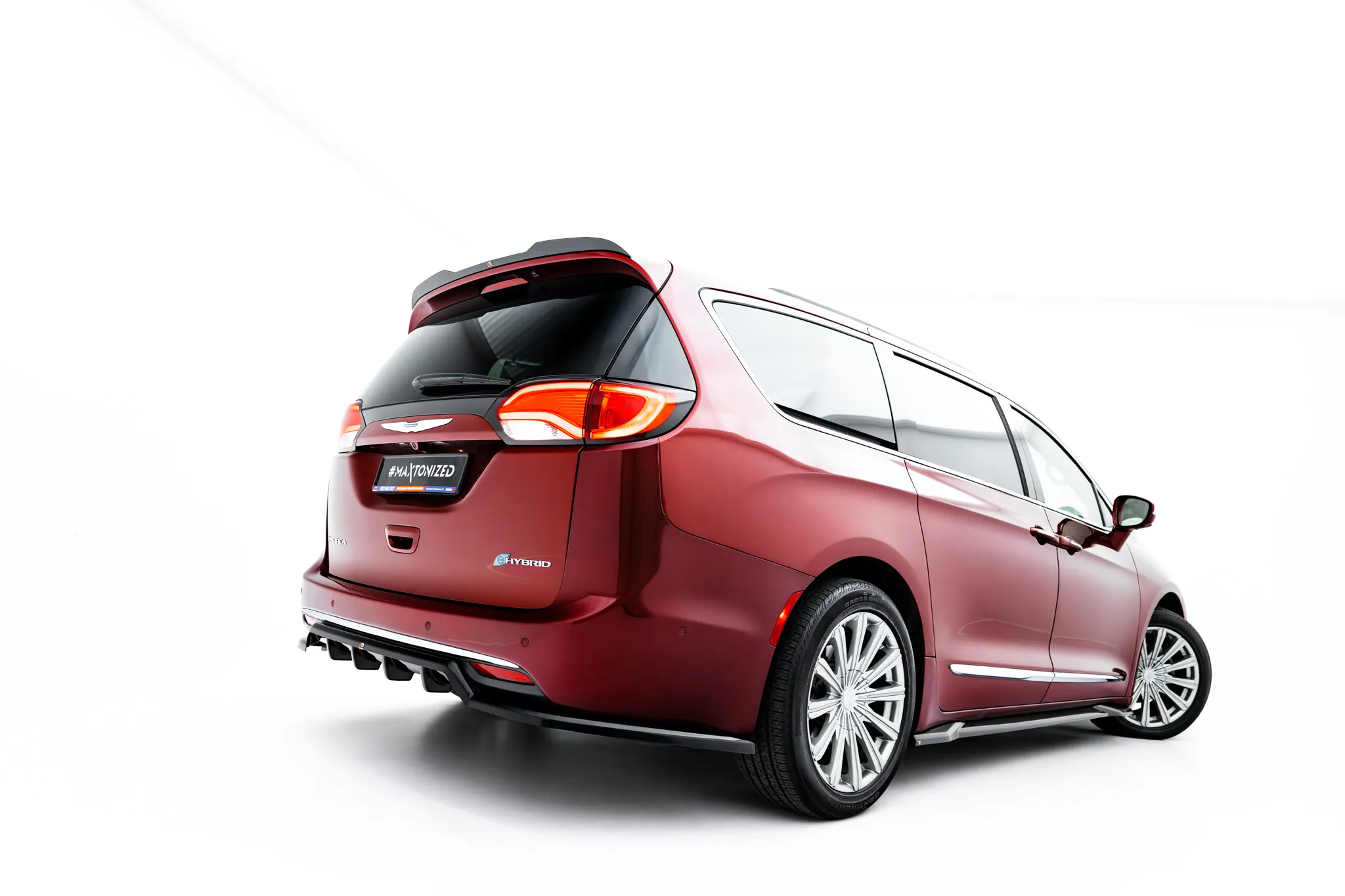 Sideskjørt V.2 Chrysler Pacifica II 2016-2020 | Glossy Black Edition