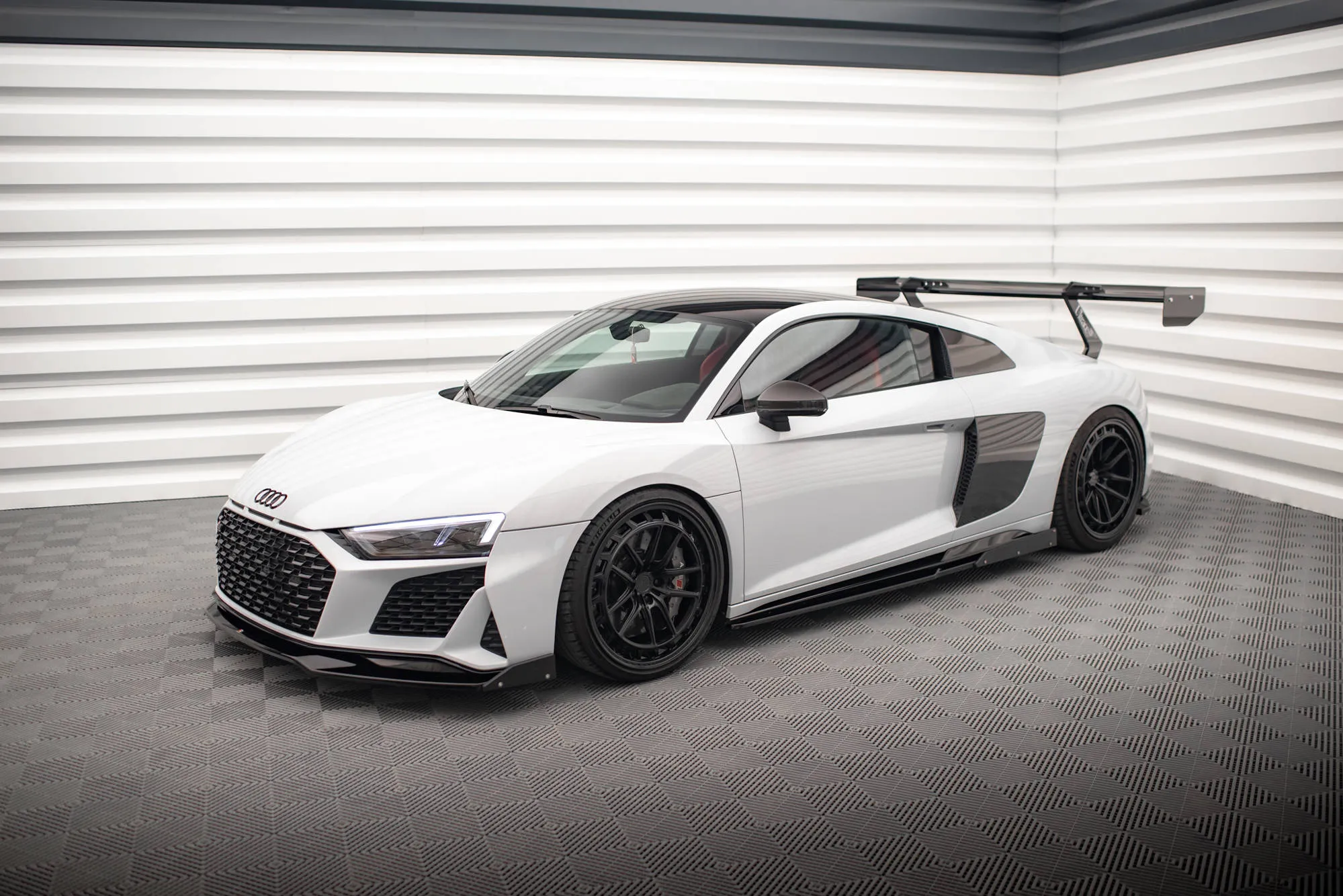 Sideskjørt V.2 + Flopper Audi R8 MK2 2018-> | Glossy Black Edition – bilde 3