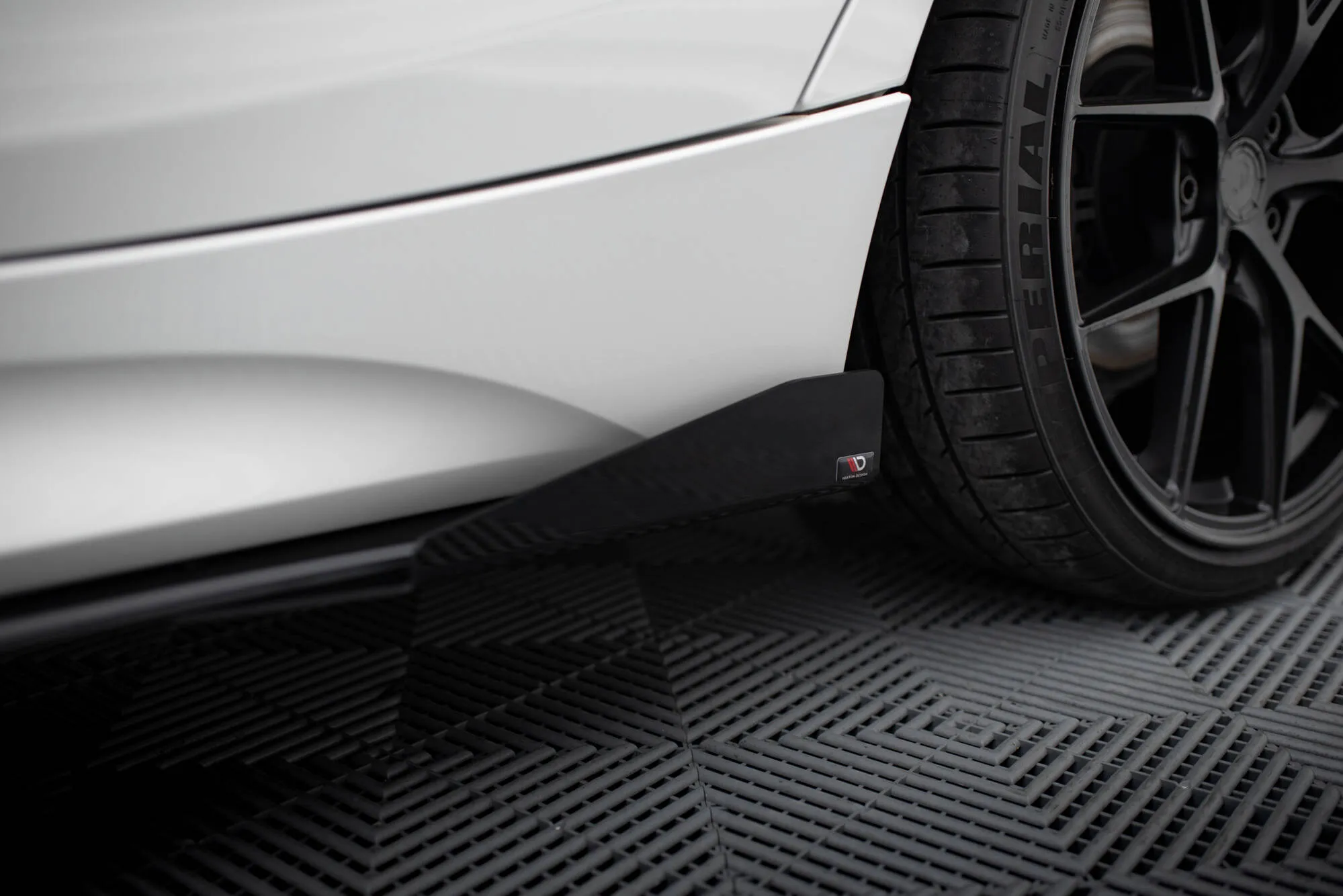 Sideskjørt V.2 + Flopper V.2 BMW 1 (F20) 2011 - 2019 | Street Pro Black Edition – bilde 4