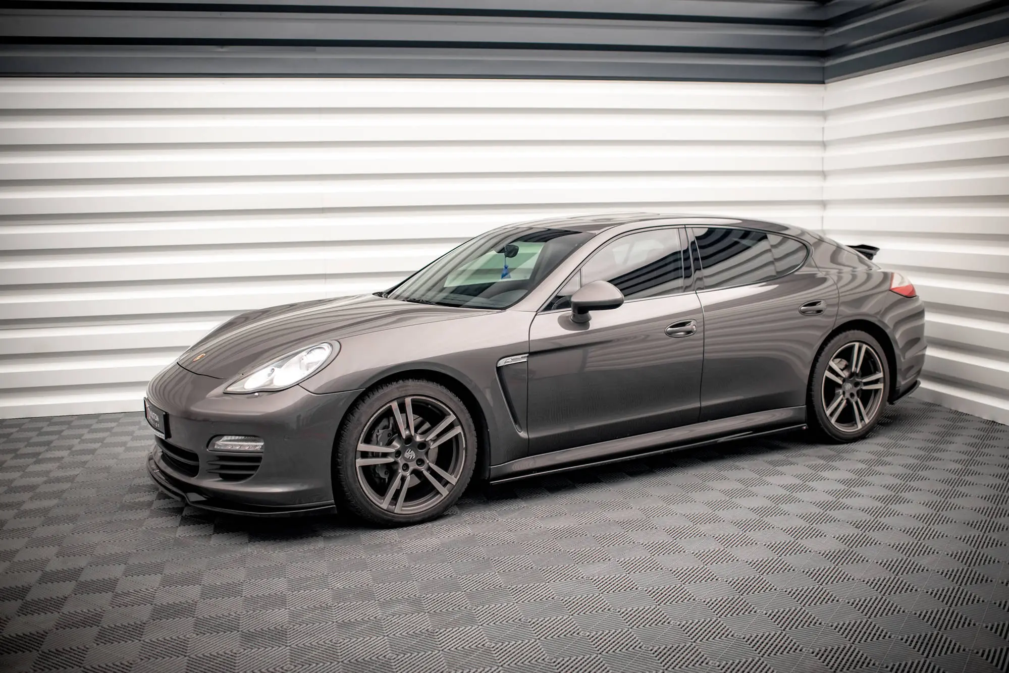 SIDESKJØRT V.2 PORSCHE PANAMERA I (970) 2009-2013 (pre-facelift) – bilde 4