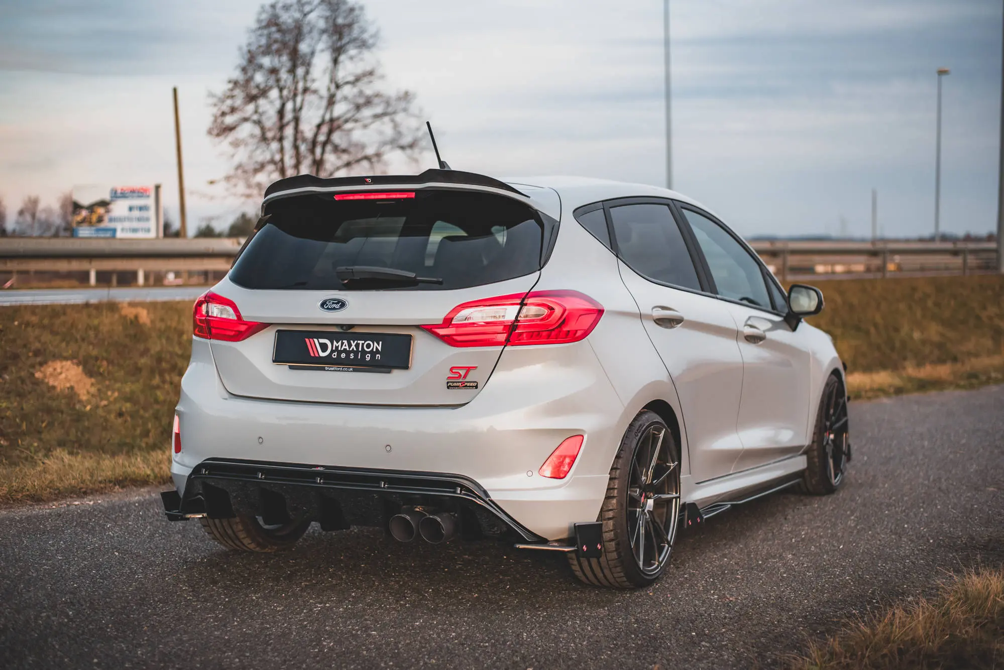 SIDESKJØRT V.2 + SIDESPLITTERS Ford Fiesta Mk7 ST / ST-Line 2016 - 2023 – bilde 2