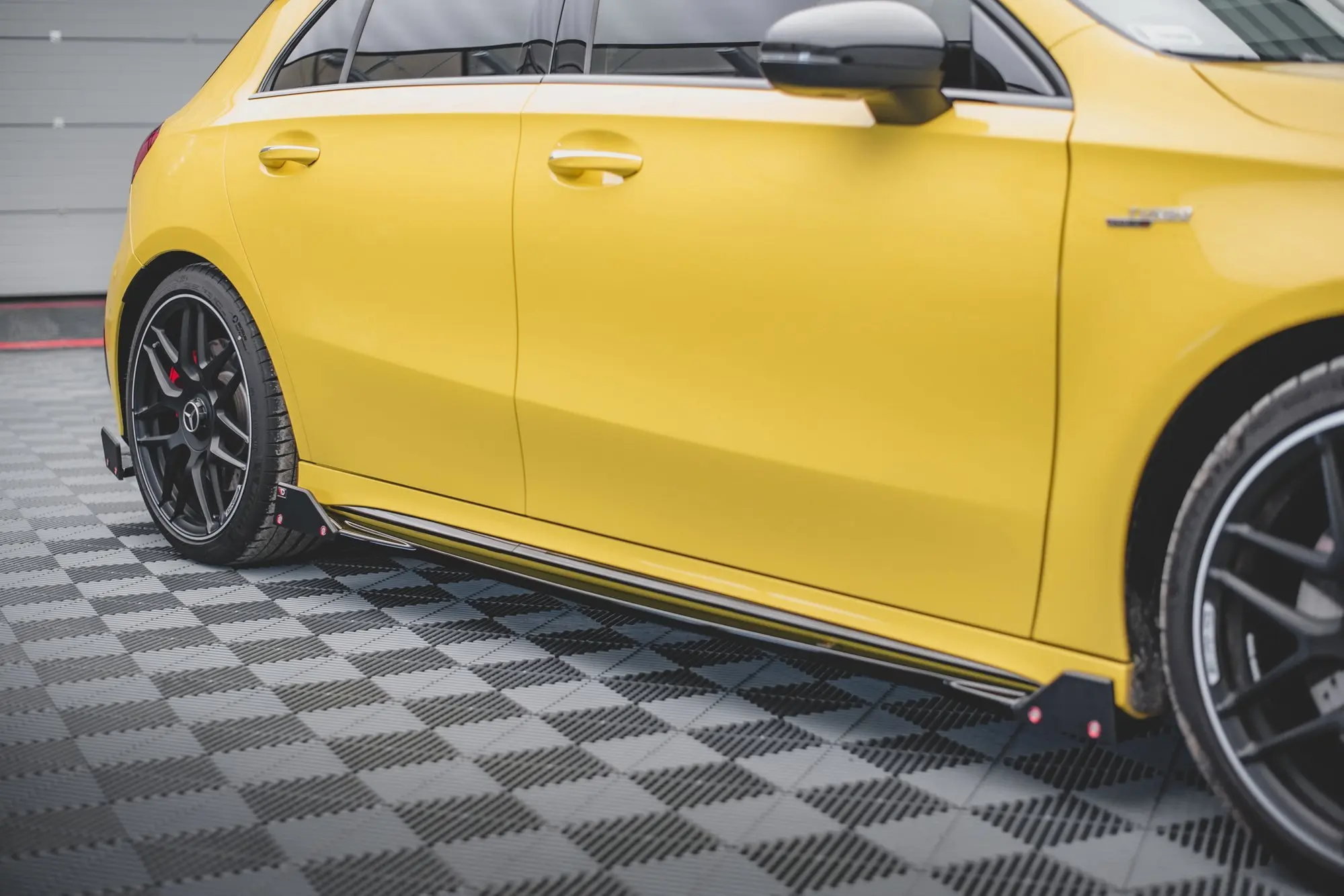 SIDESKJØRT V.2+ SIDESPLITTERS MERCEDES-BENZ AMG A45 S (W177/V177) 2019->