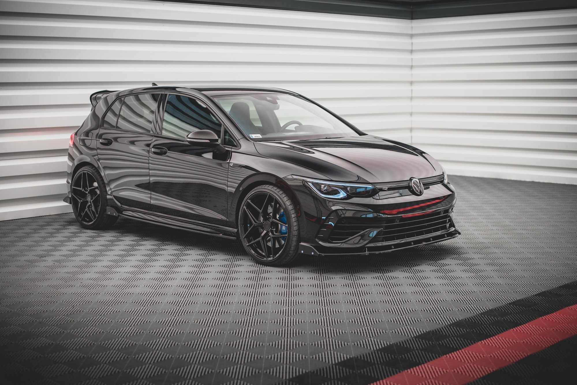 SIDESKJØRT V.2 +SIDESPLITTERS VW GOLF R MK8 2020-> – bilde 6