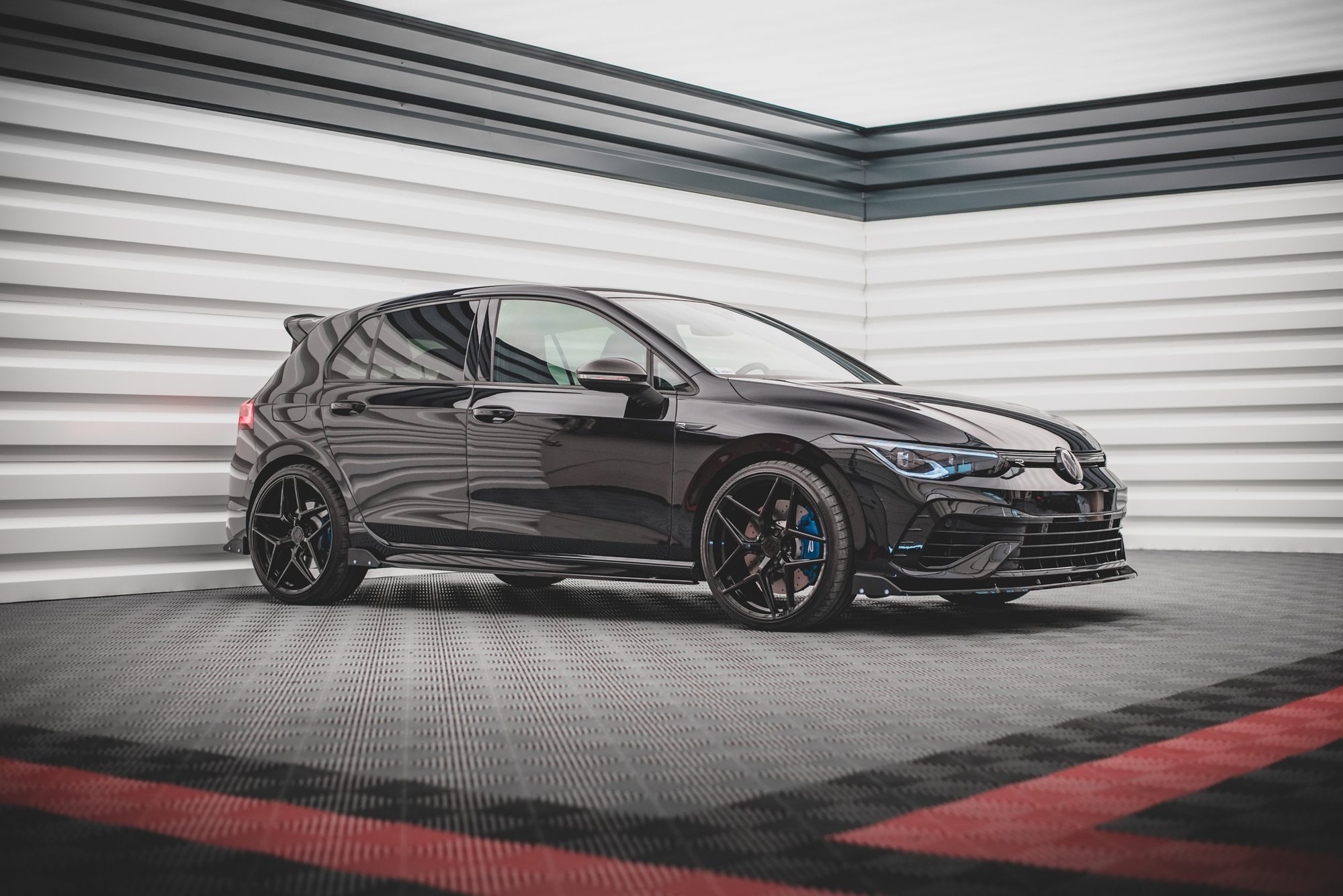 SIDESKJØRT V.2 +SIDESPLITTERS VW GOLF R MK8 2020-> – bilde 7