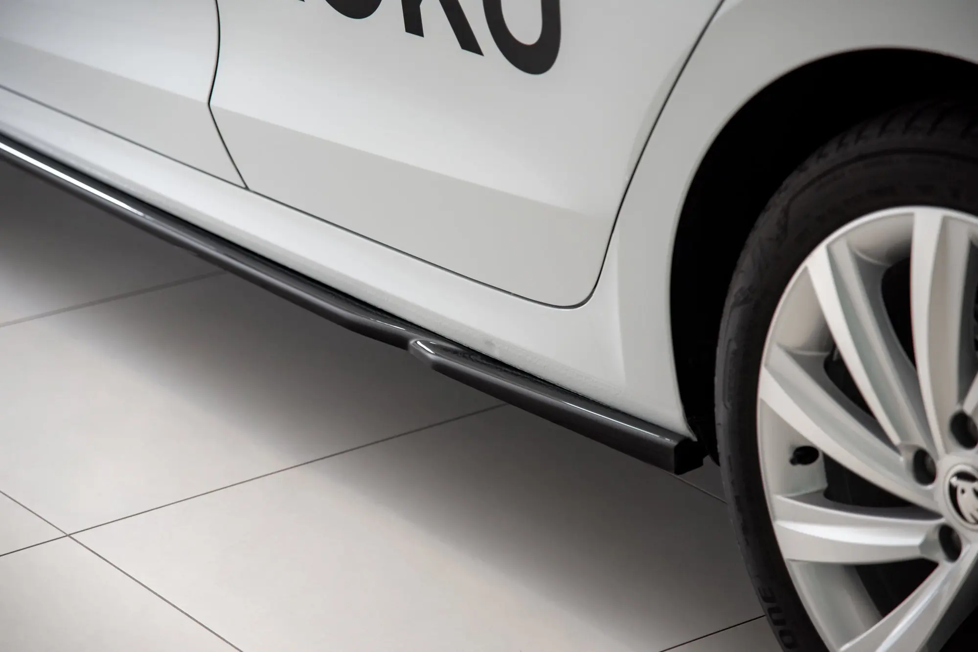 SIDESKJØRT V.2 Skoda Octavia IV 2019 ->