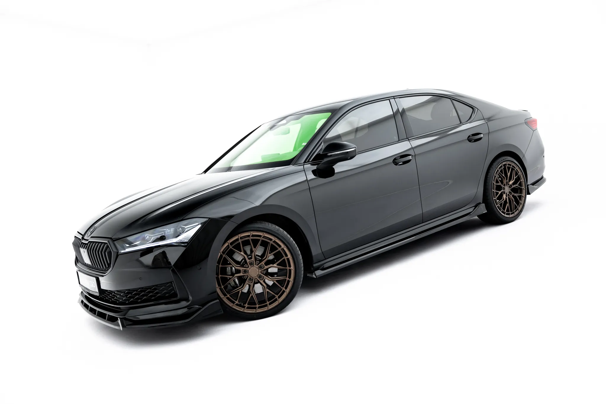 Sideskjørt V.2 Skoda Superb Sportline IV 2023 -> | Glossy Black Edition – bilde 3