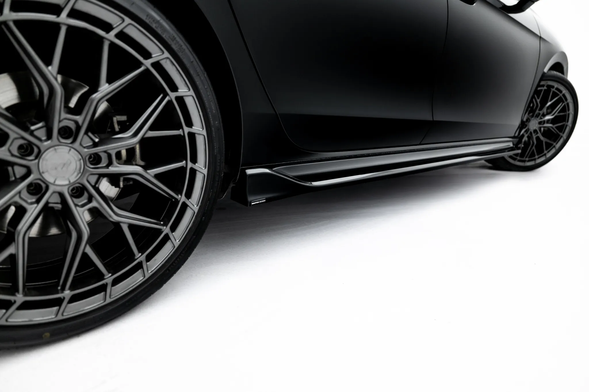 Sideskjørt V.2 Skoda Superb Sportline IV 2023 -> | Glossy Black Edition – bilde 4