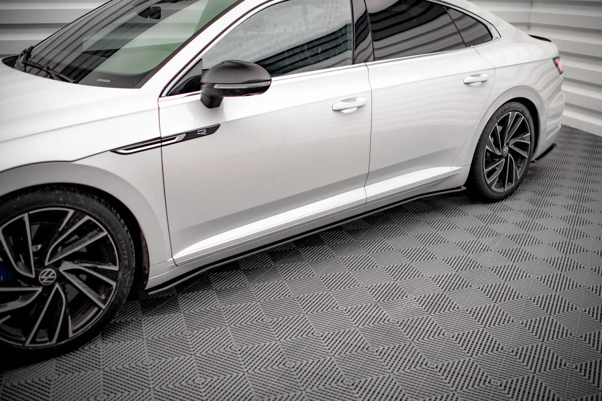 SIDESKJØRT V.2 Street Pro VW Arteon R / Arteon R-Line 2020 - 2025 – bilde 3