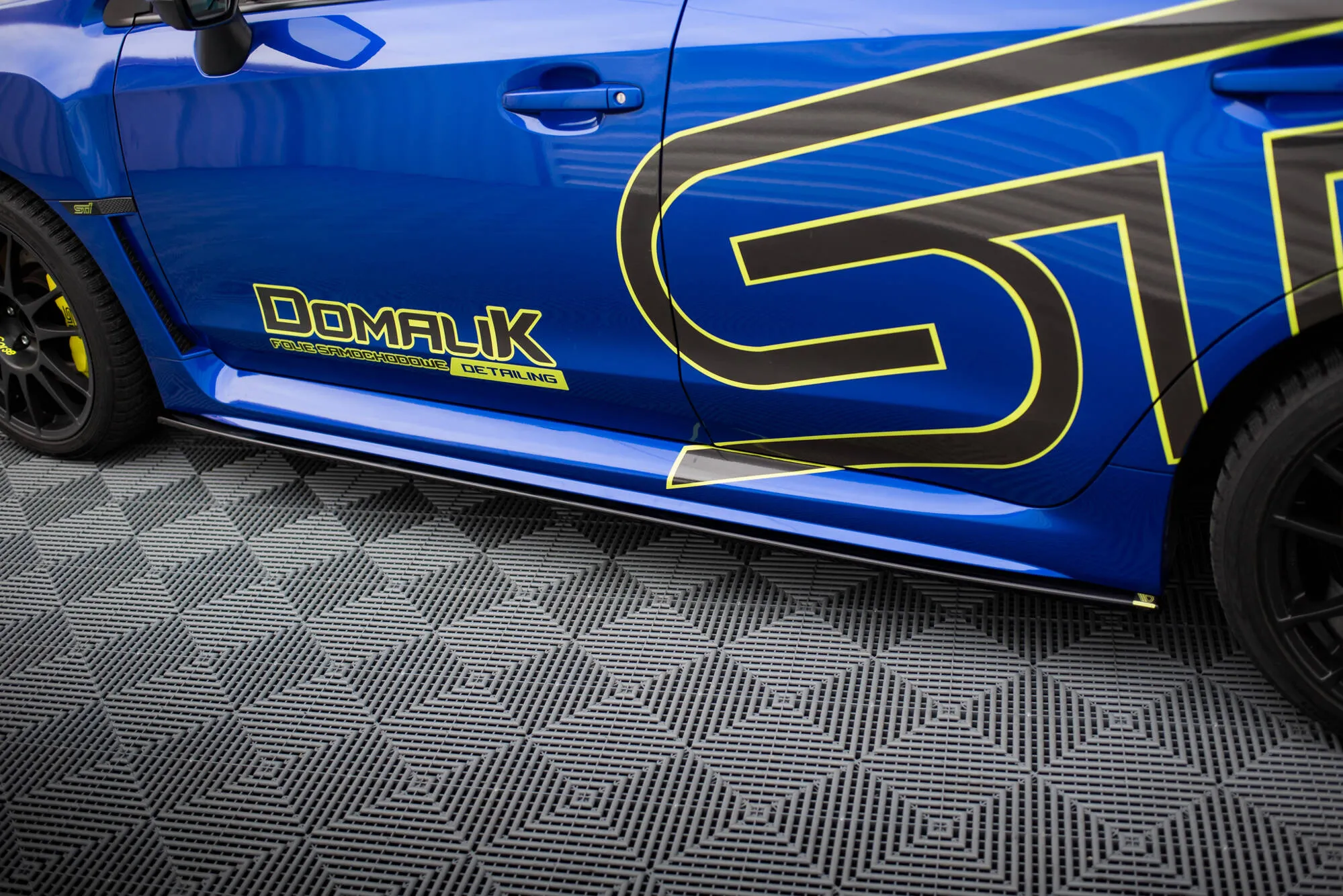 Sideskjørt V.2 Subaru WRX STI I Facelift 2017 - 2021 | Glossy Black Edition – bilde 3