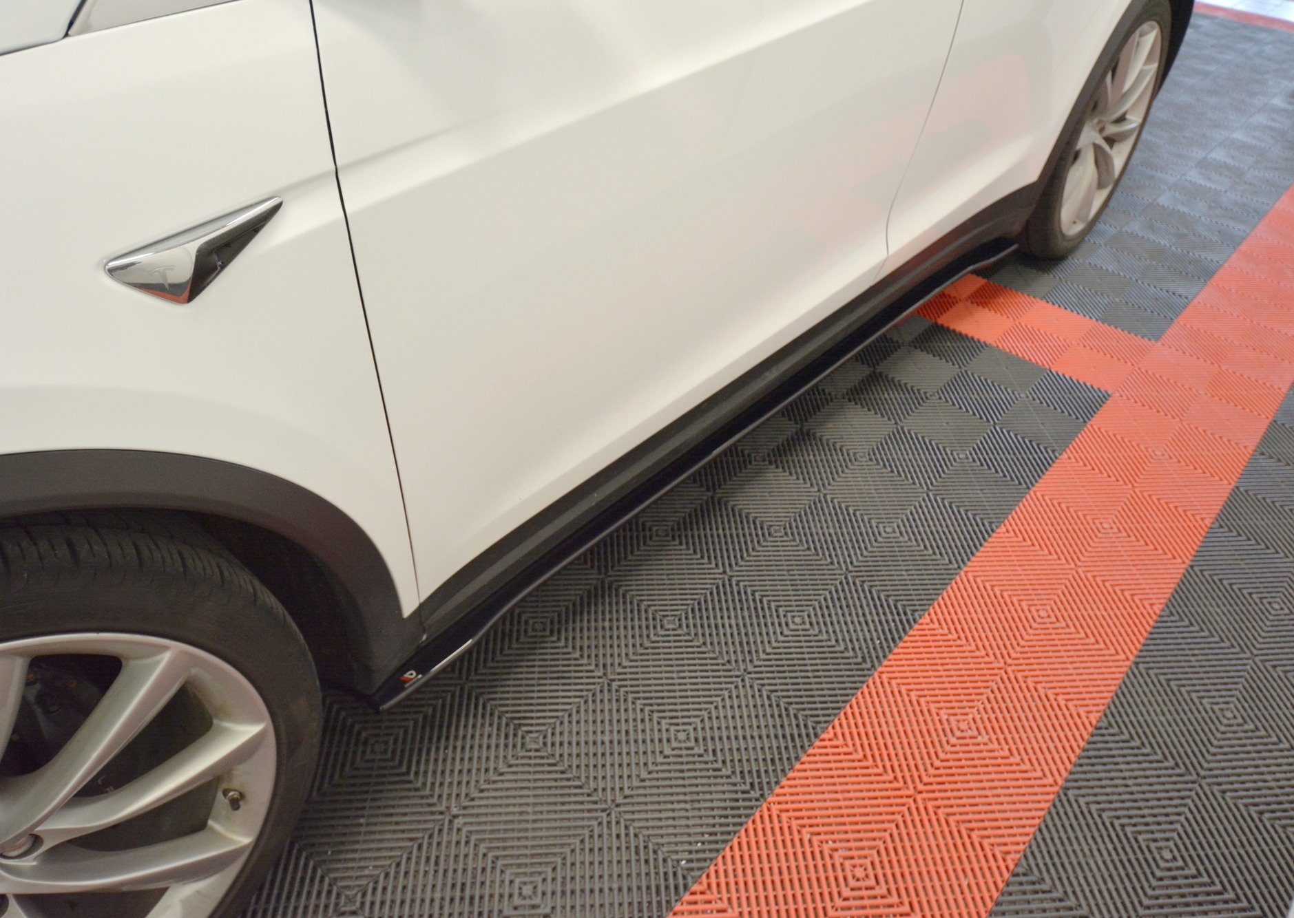 Sideskjørt V.2 Tesla Model X 2015 - 2021 – bilde 2