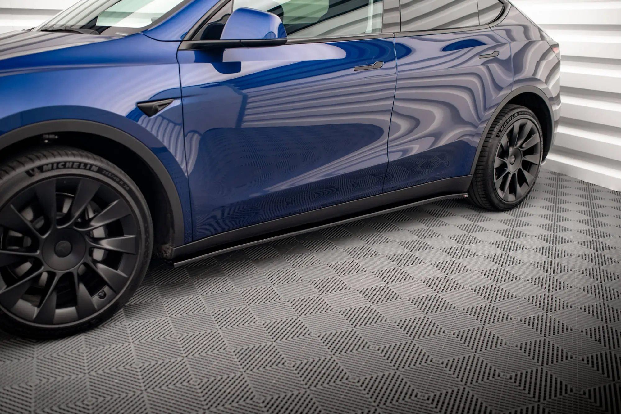 Sideskjørt V.2 Tesla Model Y 2020 - 2025 Image 1