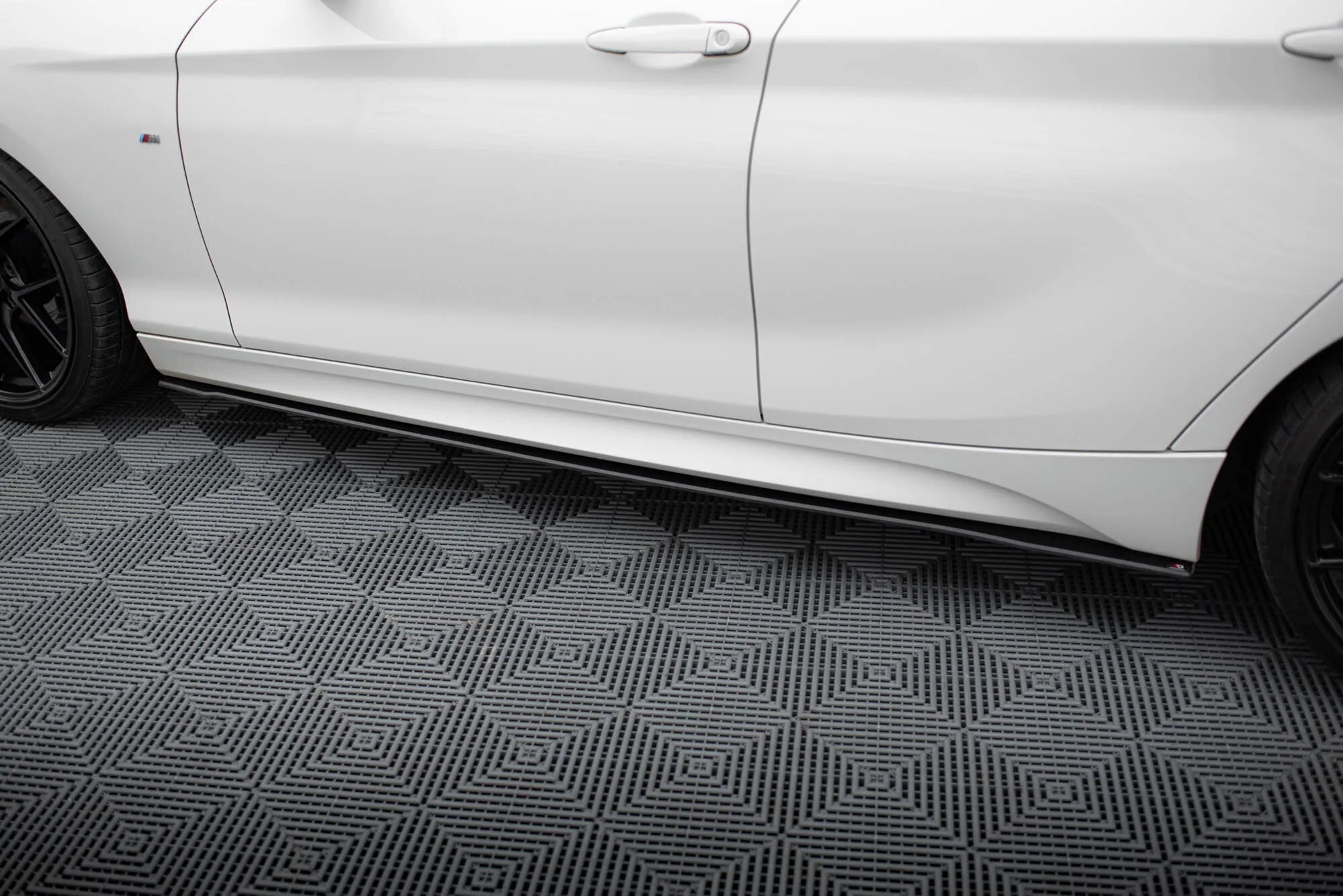Sideskjørt V.2 V.2 BMW 1 (F20) 2011 - 2019 | Street Pro Black Edition – bilde 3