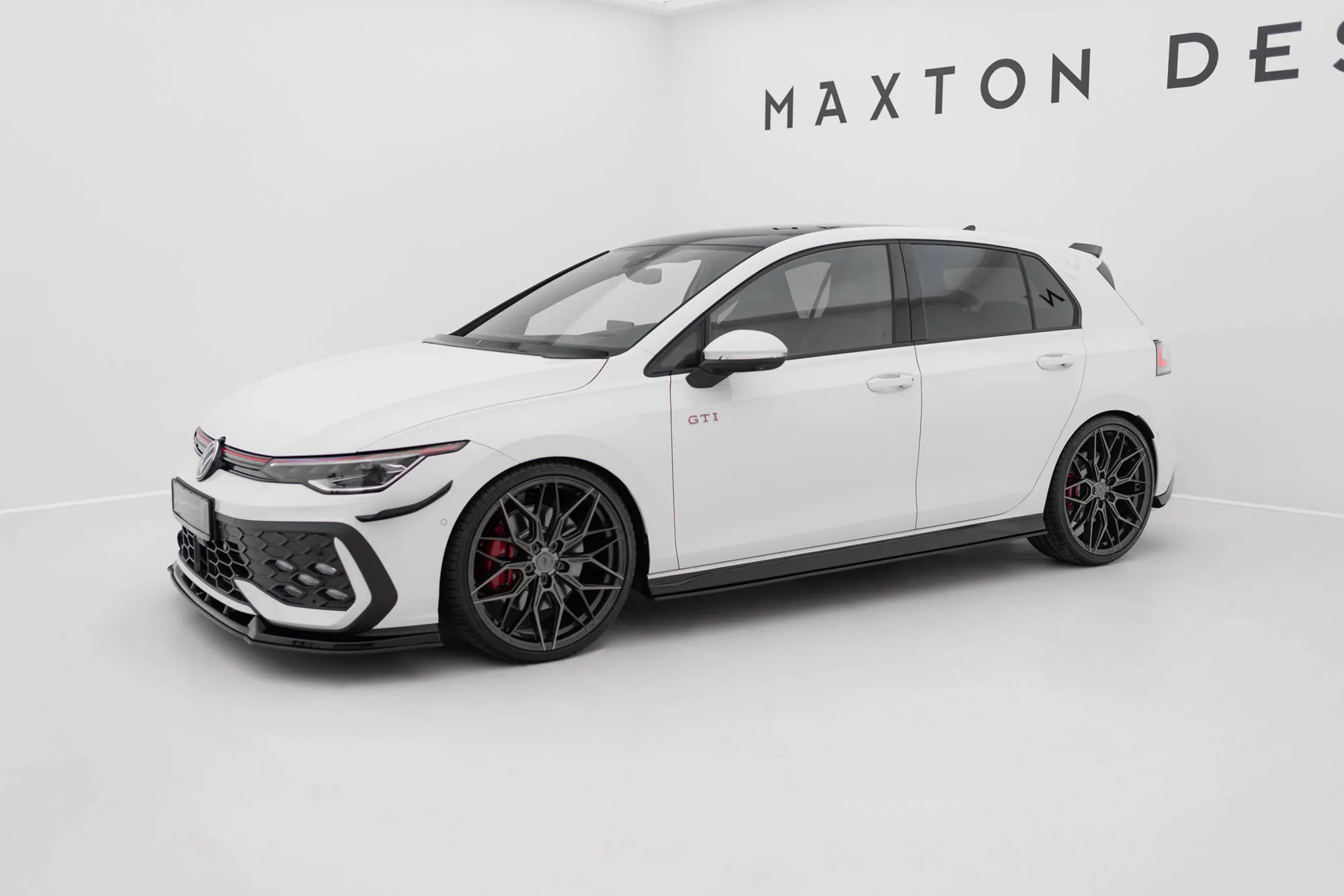 Sideskjørt V.2 VW Golf 8 GTI / GTI Clubsport / R-line 2020-> | Street Pro Black Edition – bilde 2
