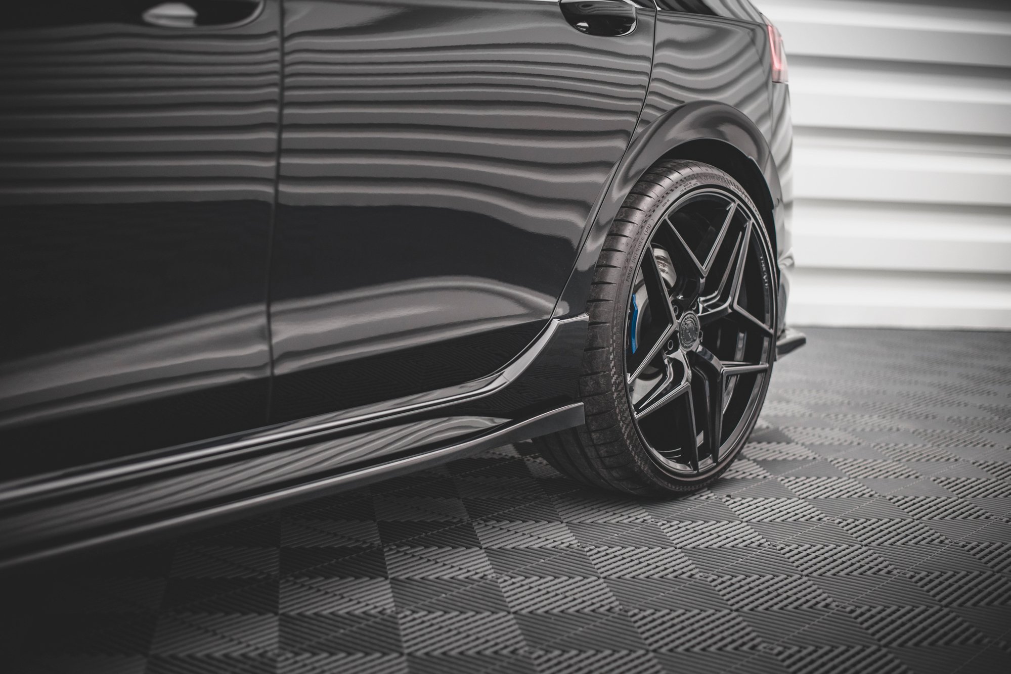 SIDESKJØRT V.2 VW GOLF R MK8 2020->