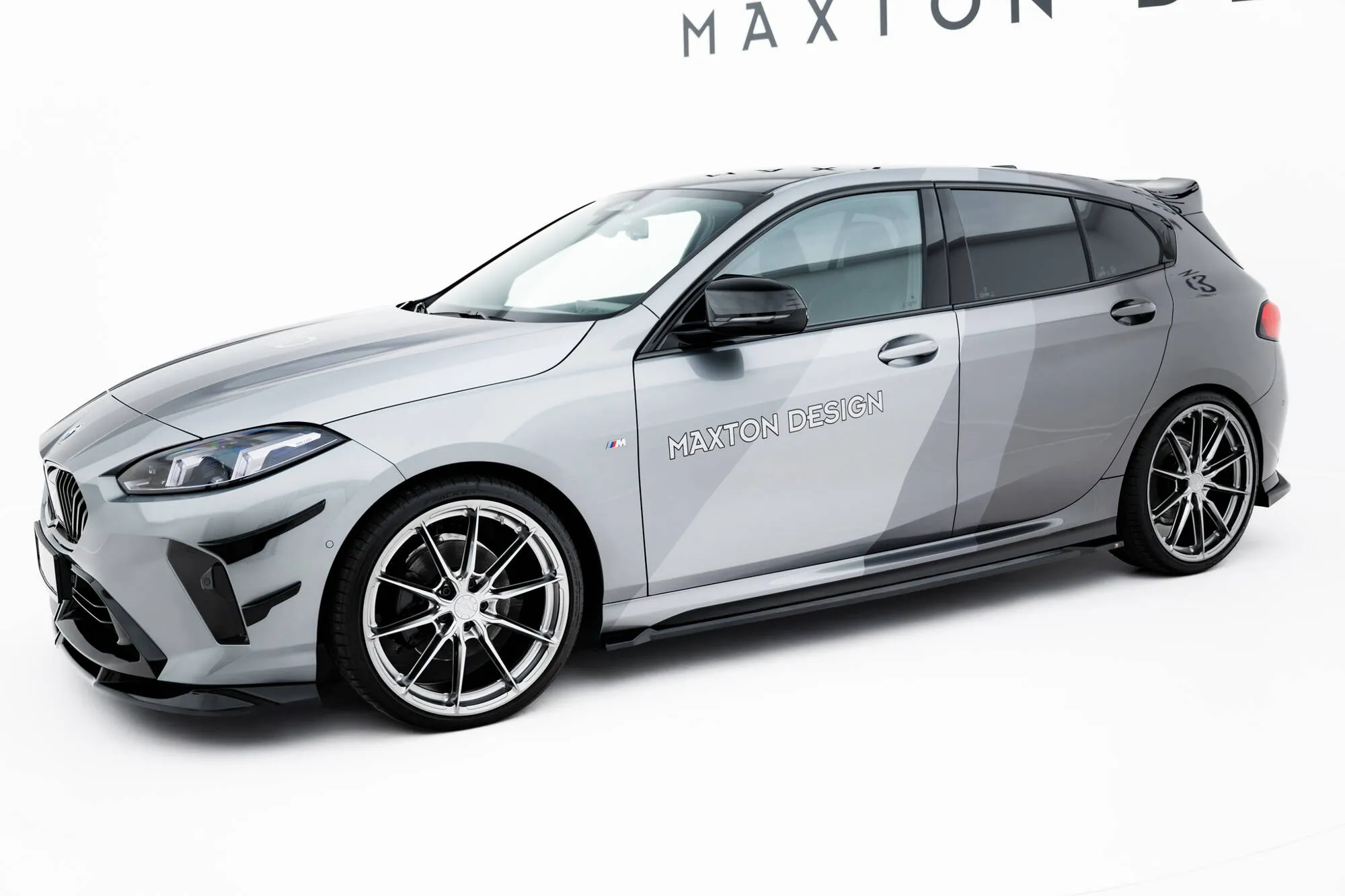 Sideskjørt V.3 BMW 1 (F70) M-Pack 2024 -> | Glossy Black Edition – bilde 2
