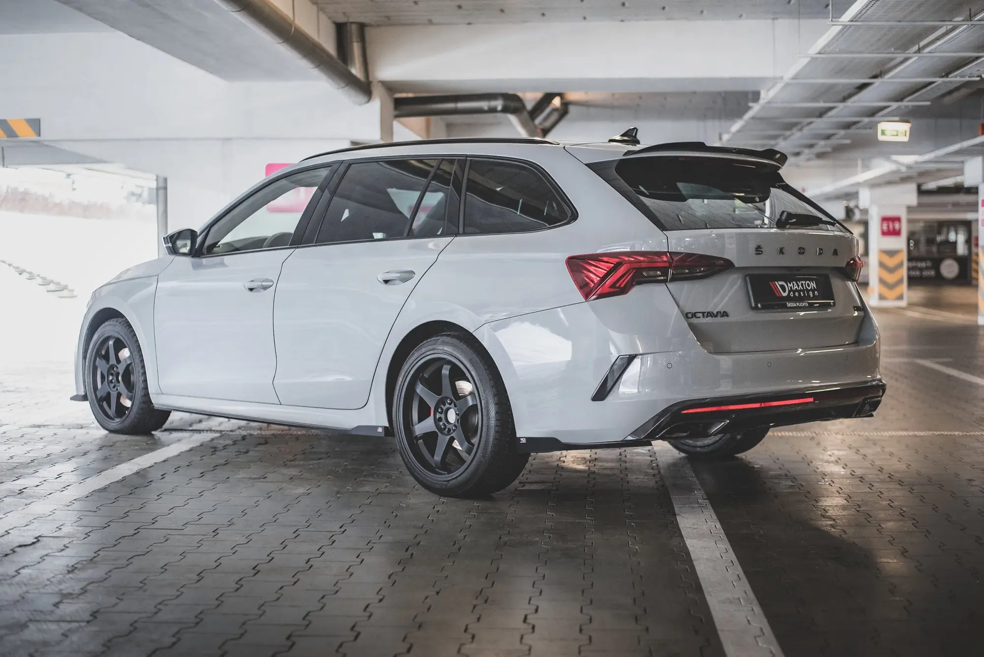 SIDESKJØRT V.3 SKODA OCTAVIA IV RS 2020-> – bilde 2