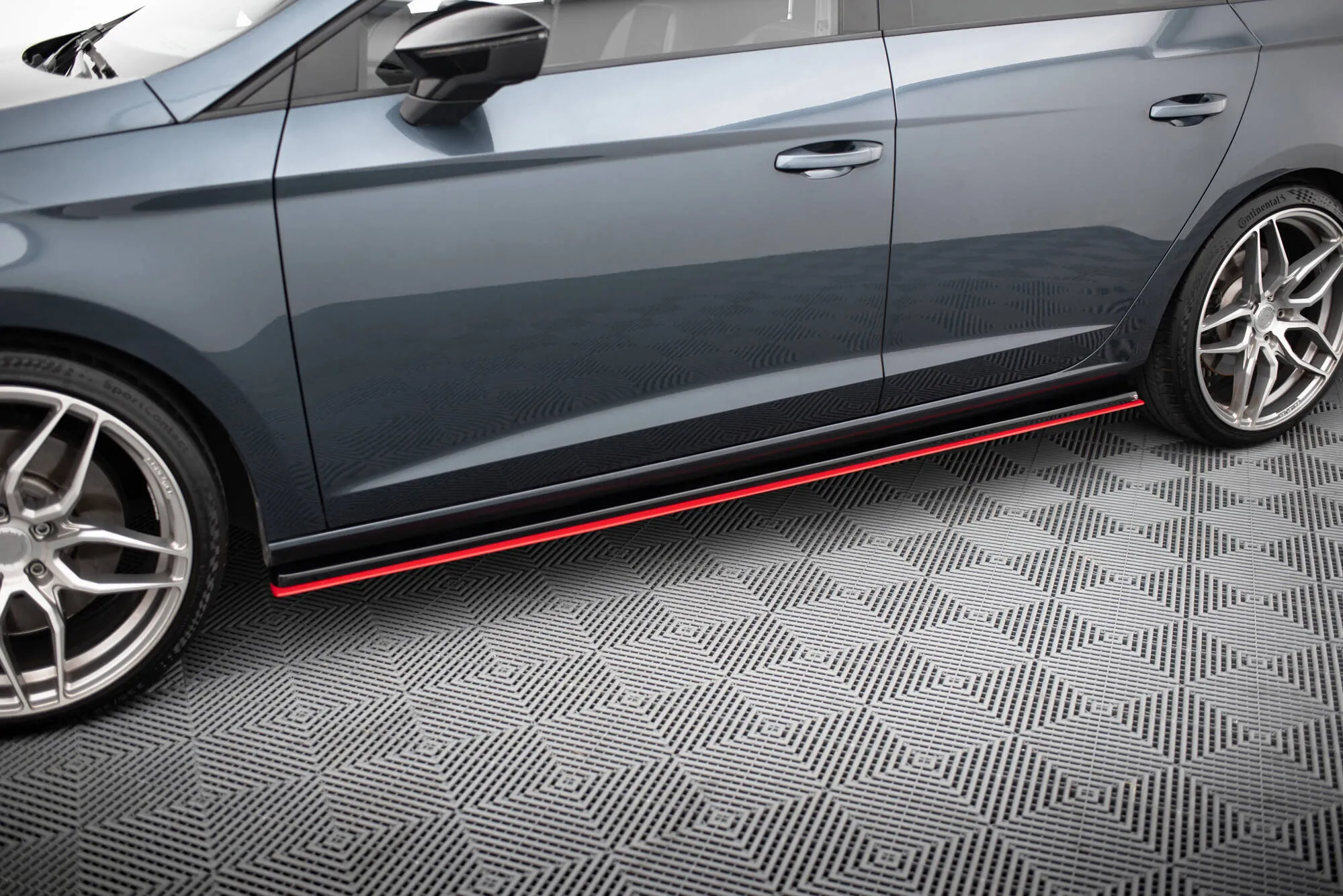 Sideskjørt V.3 V.1 Seat Leon MK3 / Leon Cupra MK3 / Leon FR MK3 2012-2020 | Glossy Black Edition