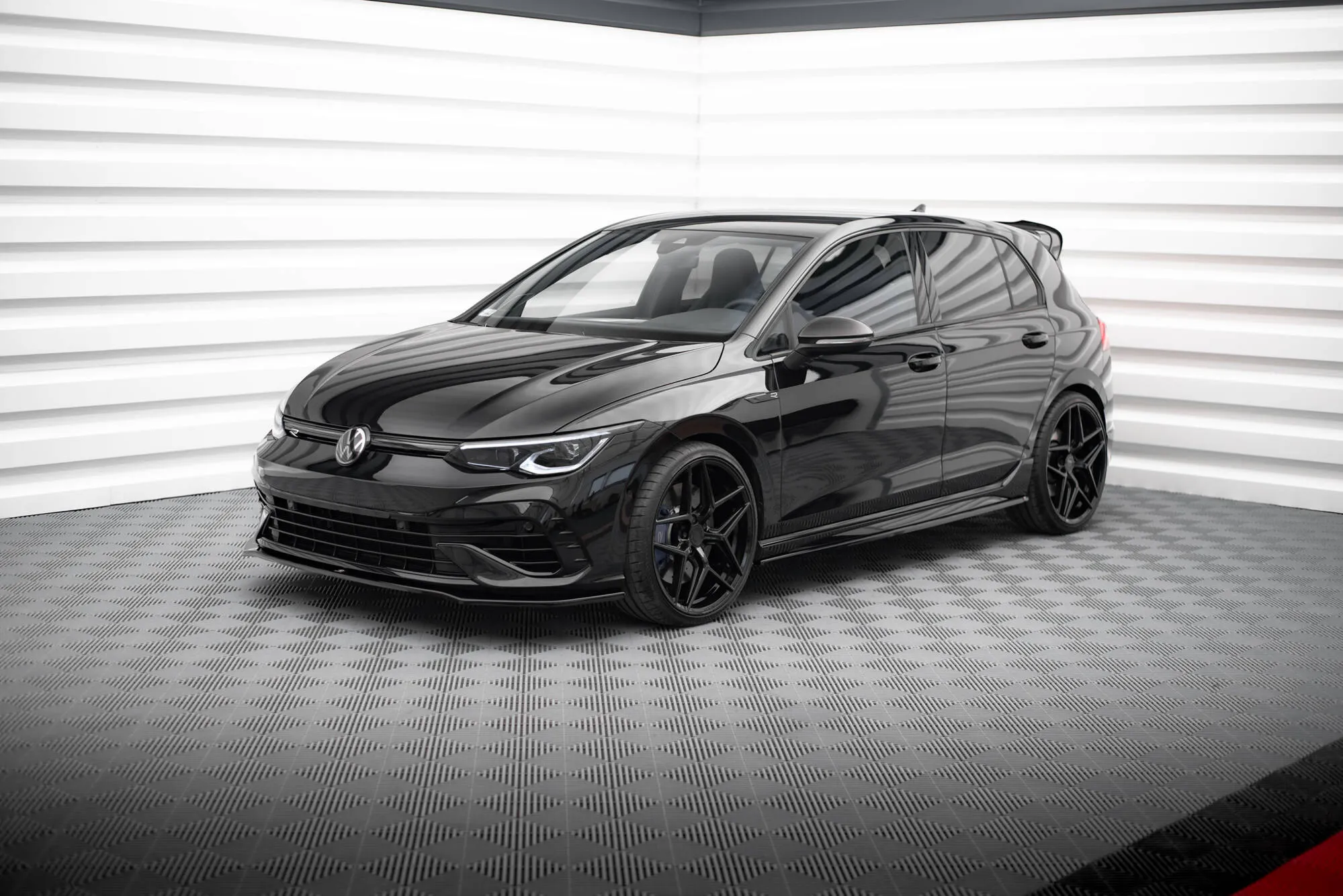 Sideskjørt V.3 V.1 VW Golf R MK8 2020-> | Glossy Black Edition – bilde 3