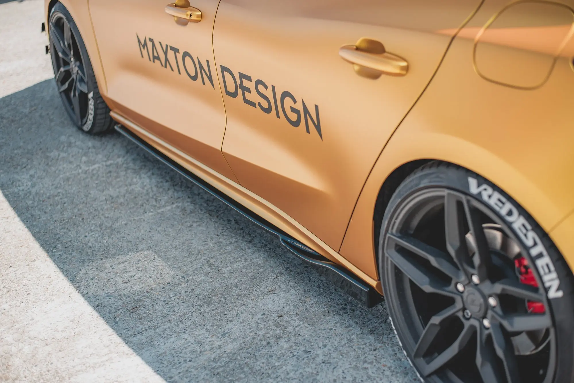 SIDESKJØRT V.4 FORD FOCUS IV ST 2019-> / FOCUS ST-LINE 2018->