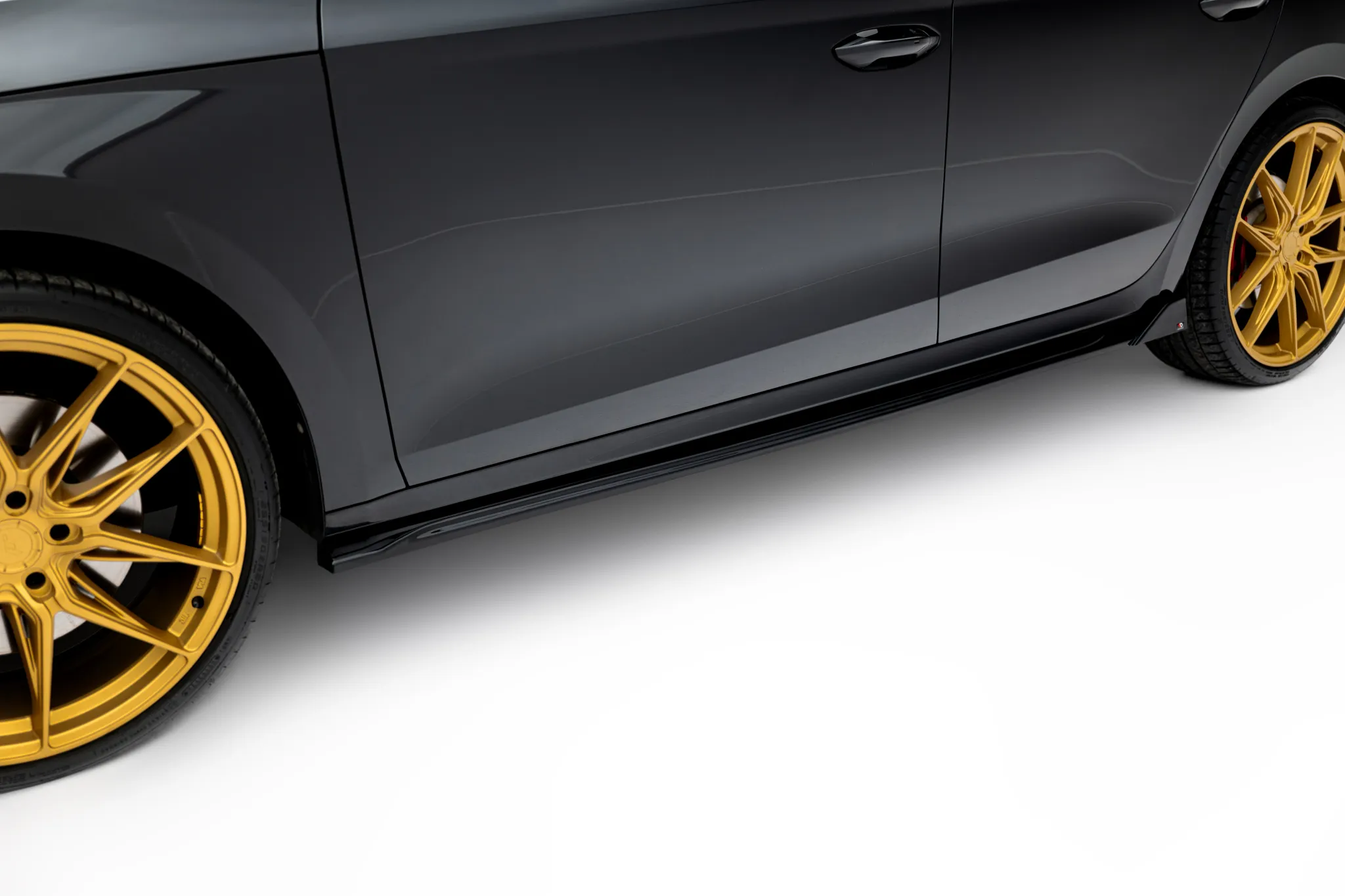 Sideskjørt V.4 Skoda Octavia RS IV Facelift | Glossy Black Edition