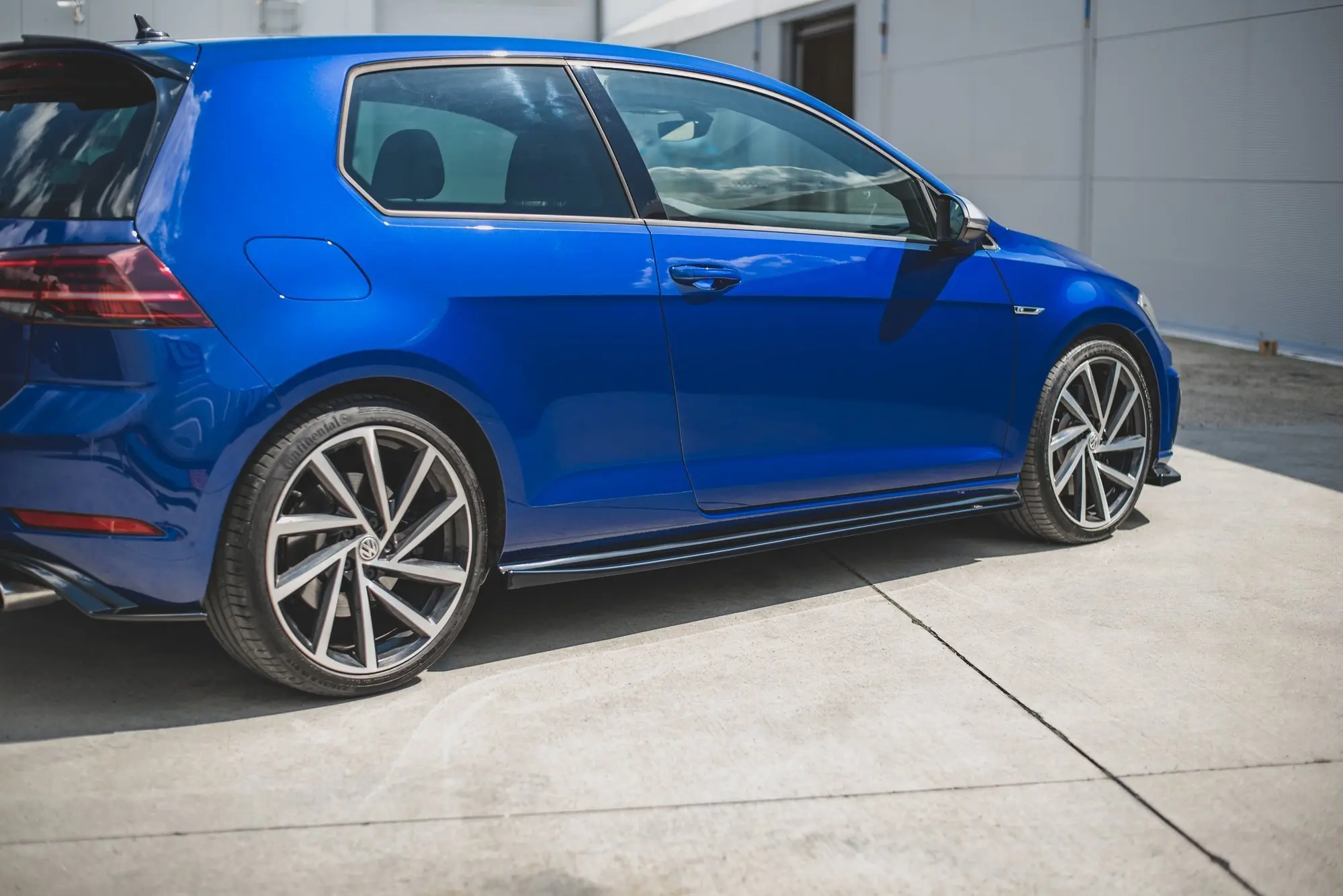 SIDESKJØRT V.4 VW GOLF MK7 R / R-Line 2017-2020 – bilde 3
