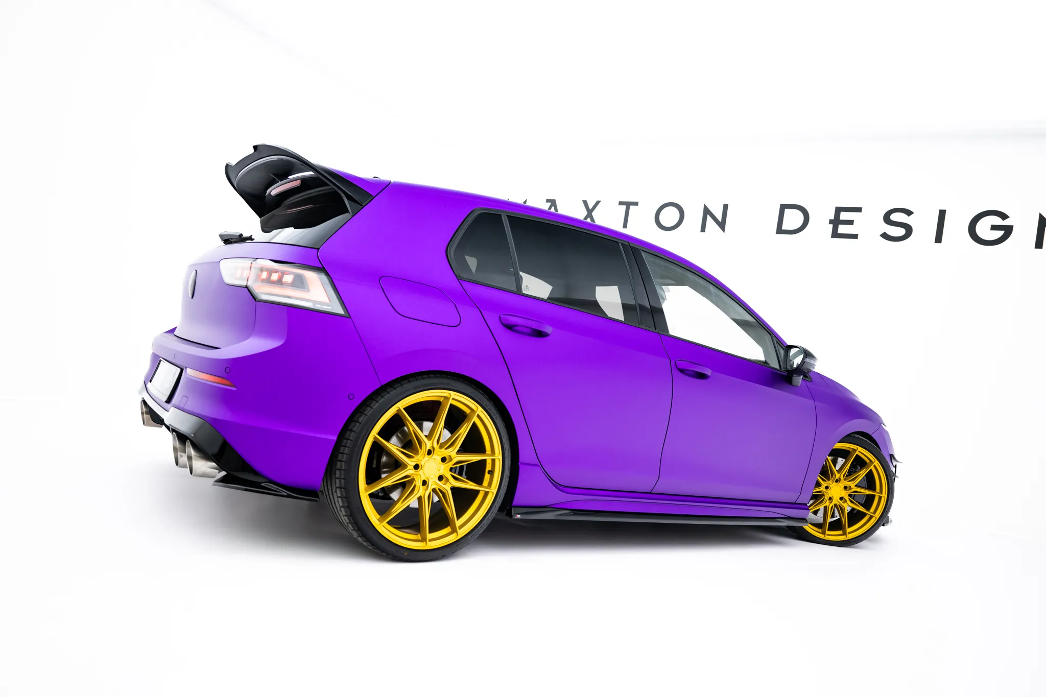 Sideskjørt V.5 Volkswagen Golf R VIII Facelift 2024 -> | Glossy Black Edition