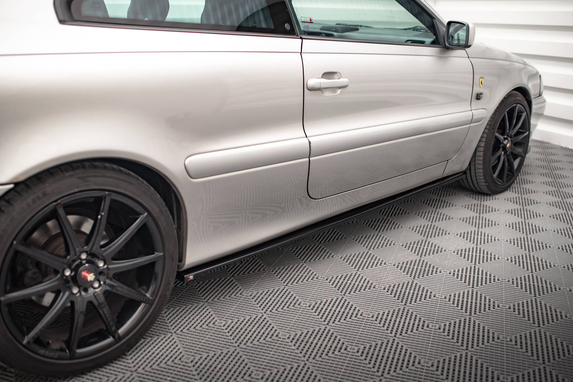 SIDESKJØRT VOLVO C70 I 1997-2005
