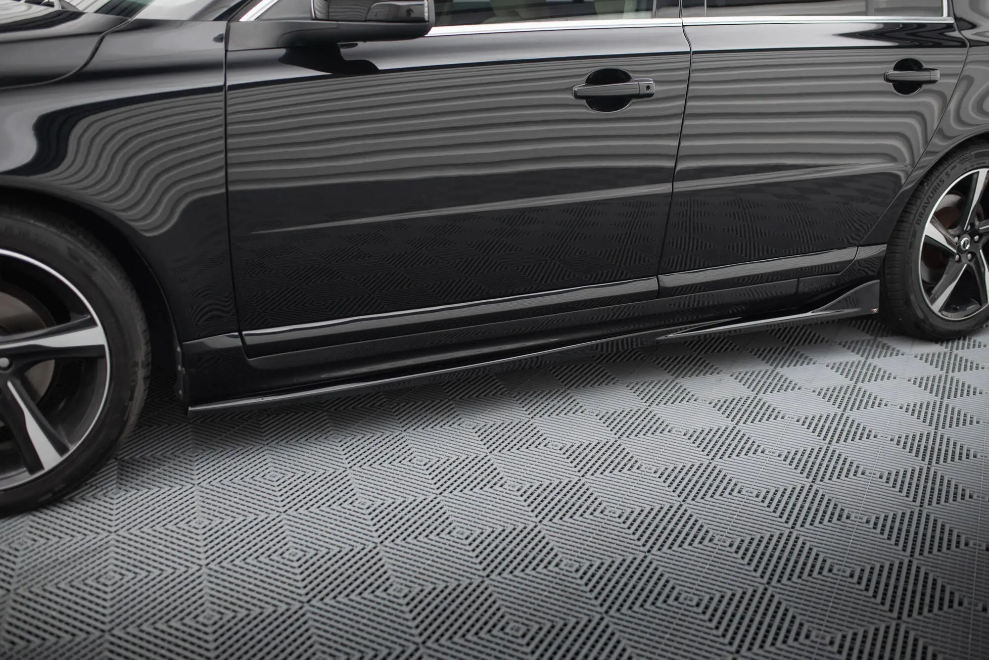 Sideskjørt Volvo S80 mk2 2006 - 2010 | Glossy Black Edition – bilde 2