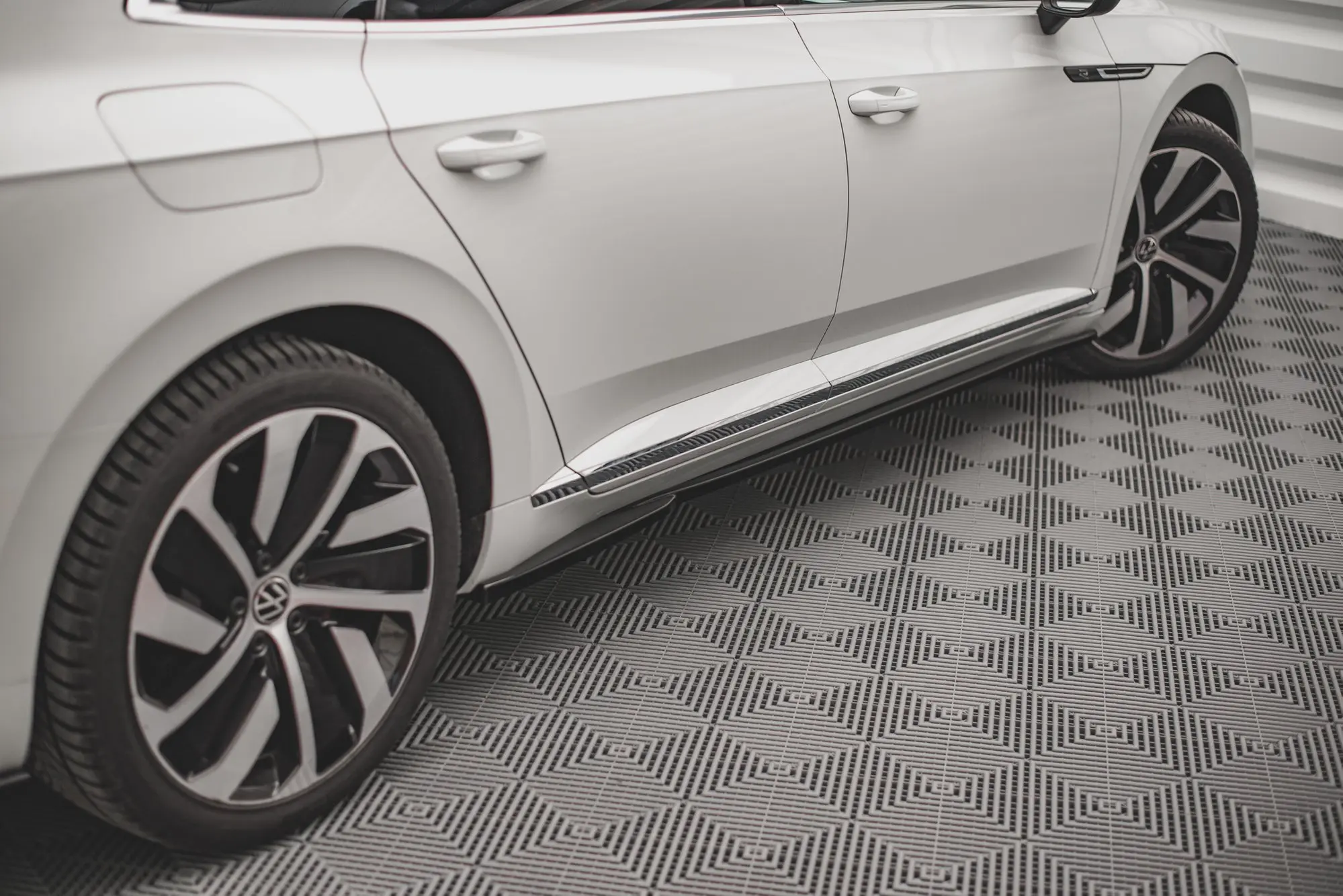 Sideskjørt VW Arteon R / Arteon R-Line 2020 - 2025
