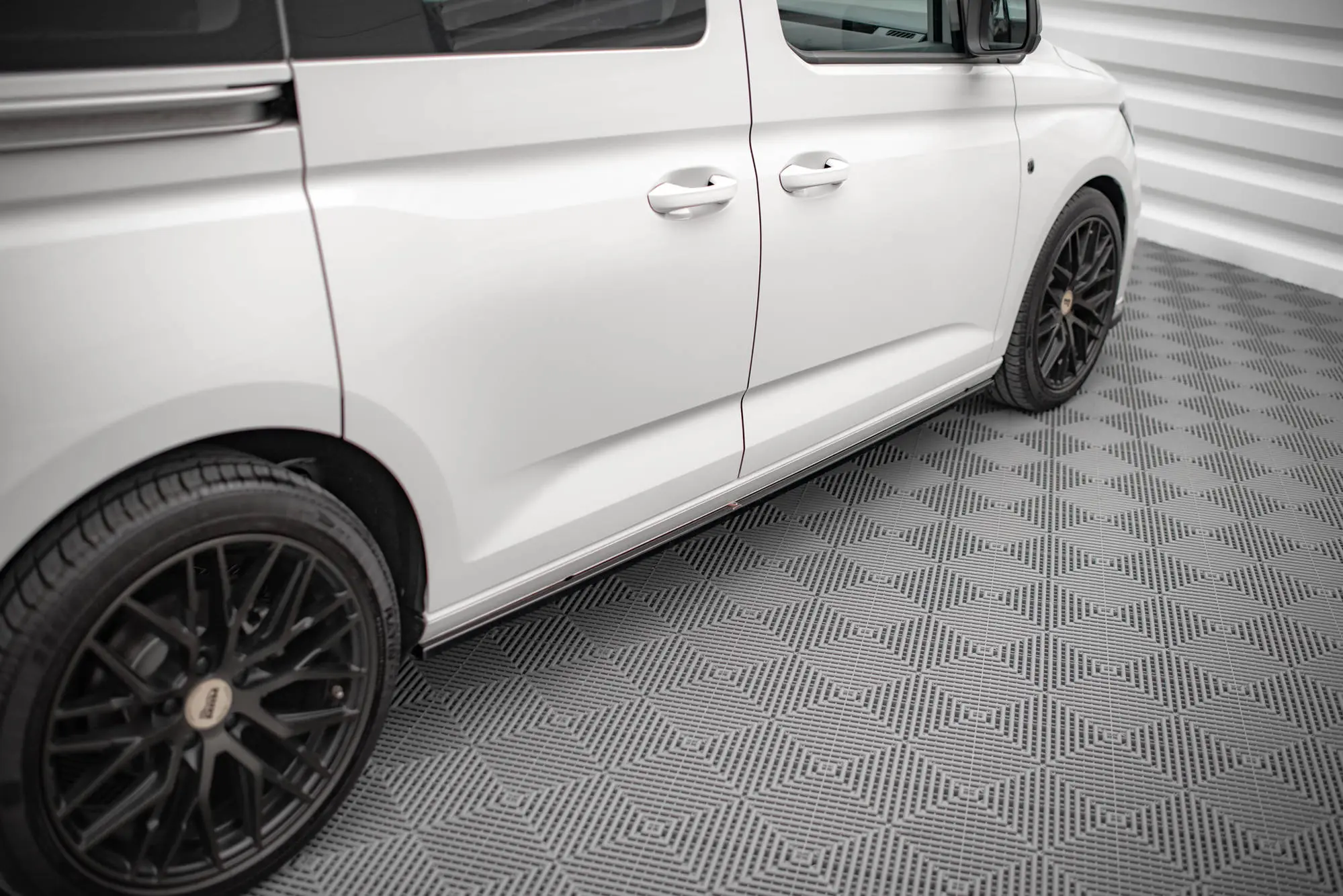 SIDESKJØRT  VW Caddy V 2020 ->
