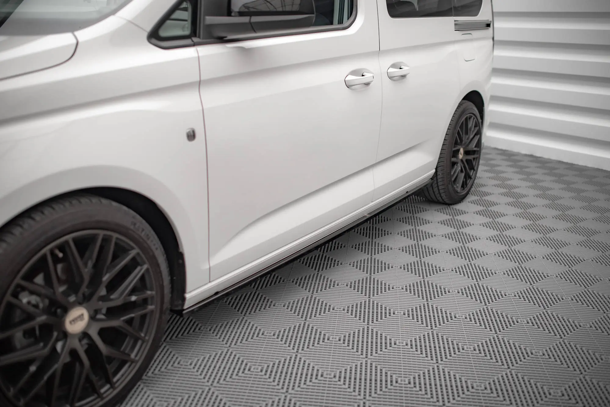 SIDESKJØRT  VW Caddy V 2020 -> – bilde 3