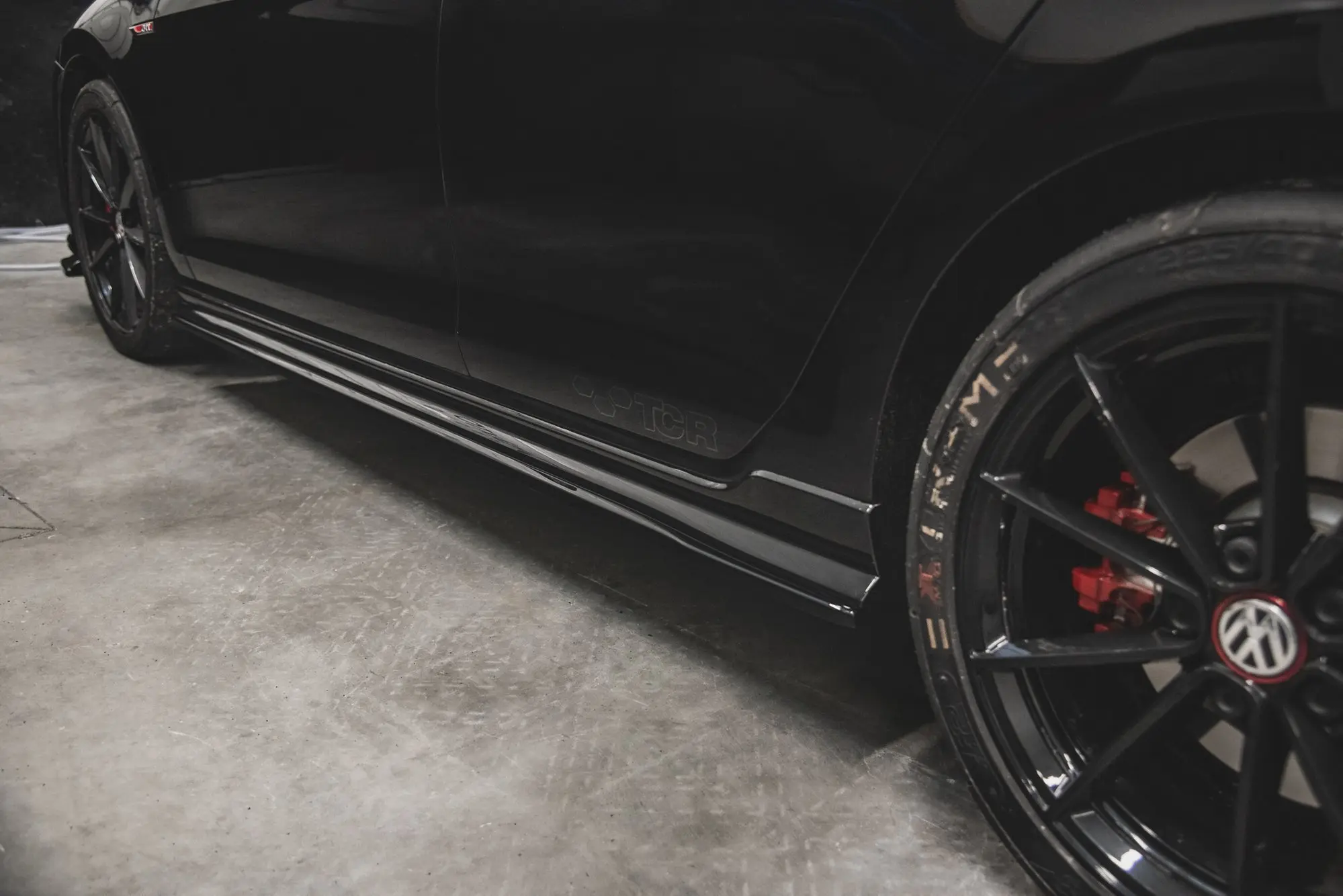 SIDESKJØRT VW GOLF 7 GTI TCR 2019 – bilde 4