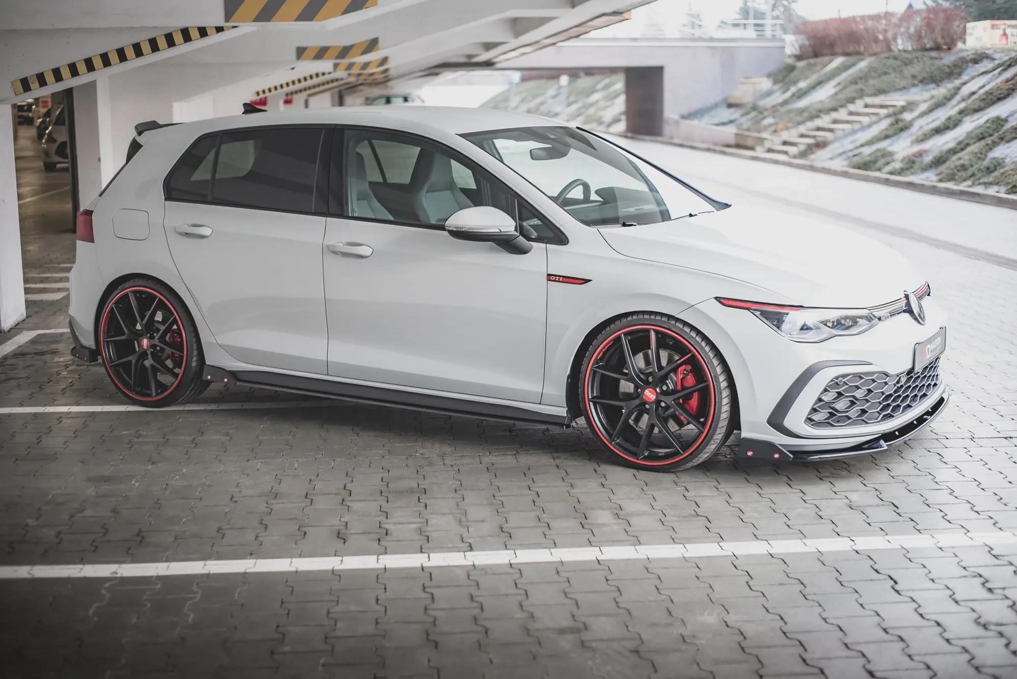Sideskjørt VW Golf 8 GTI / GTE / GTI CLUBSPORT / R-LINE 2020-> │ V.2 Edition med sidesplitter – bilde 7