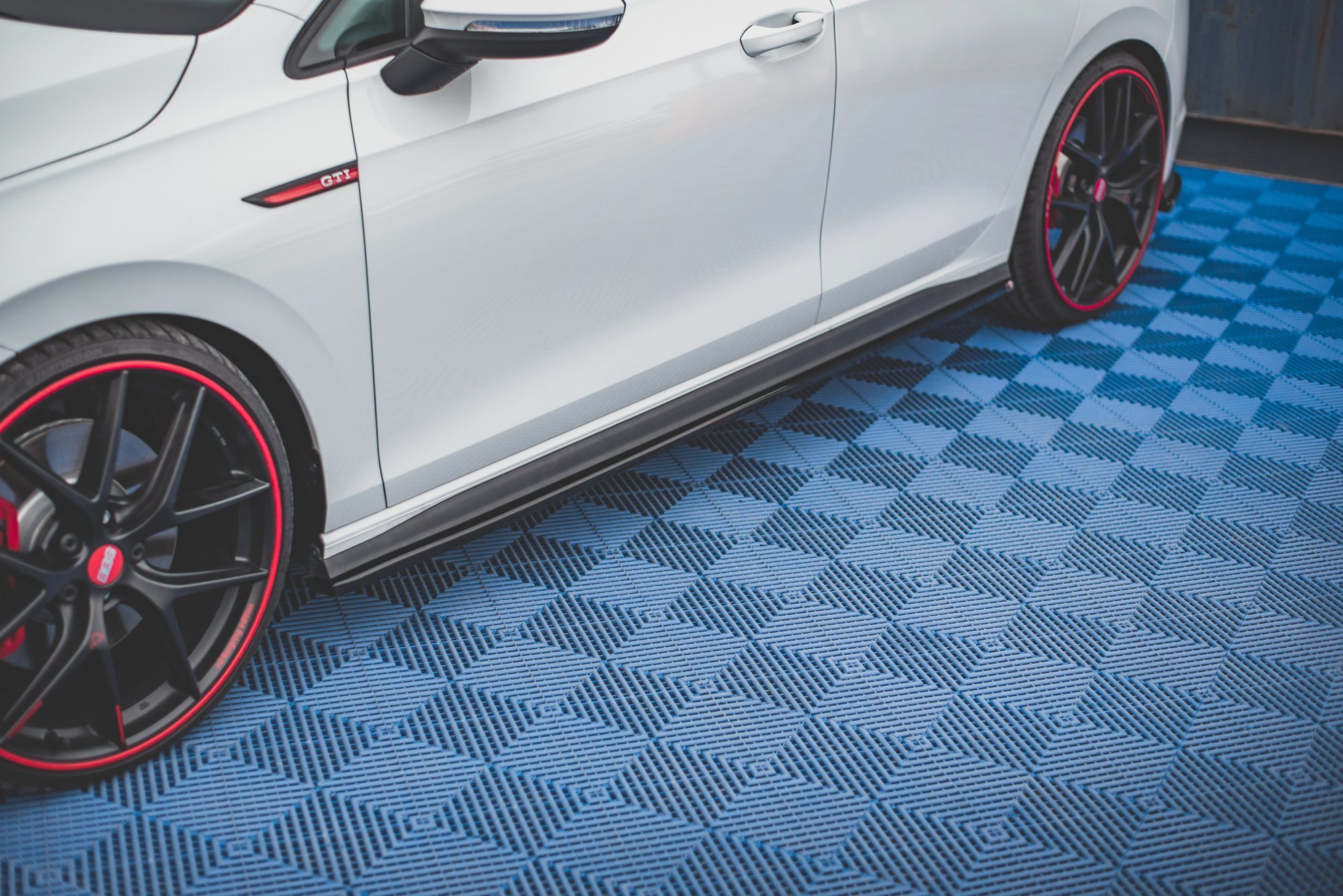 SIDESKJØRT VW GOLF 8 GTI / GTI CLUBSPORT / R-LINE 2020-> – bilde 3