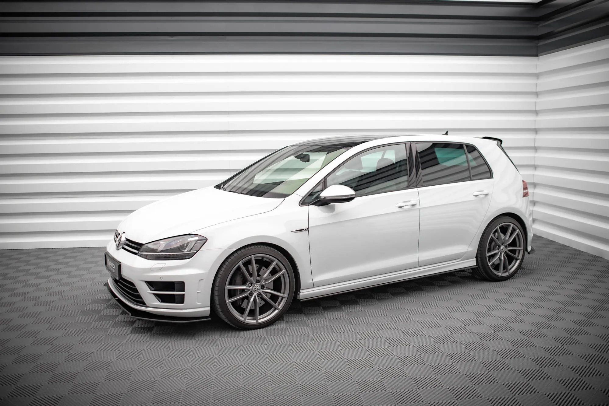 Sideskjørt VW Golf R Mk7 2013-2016 | Street Pro Black Edition – bilde 4