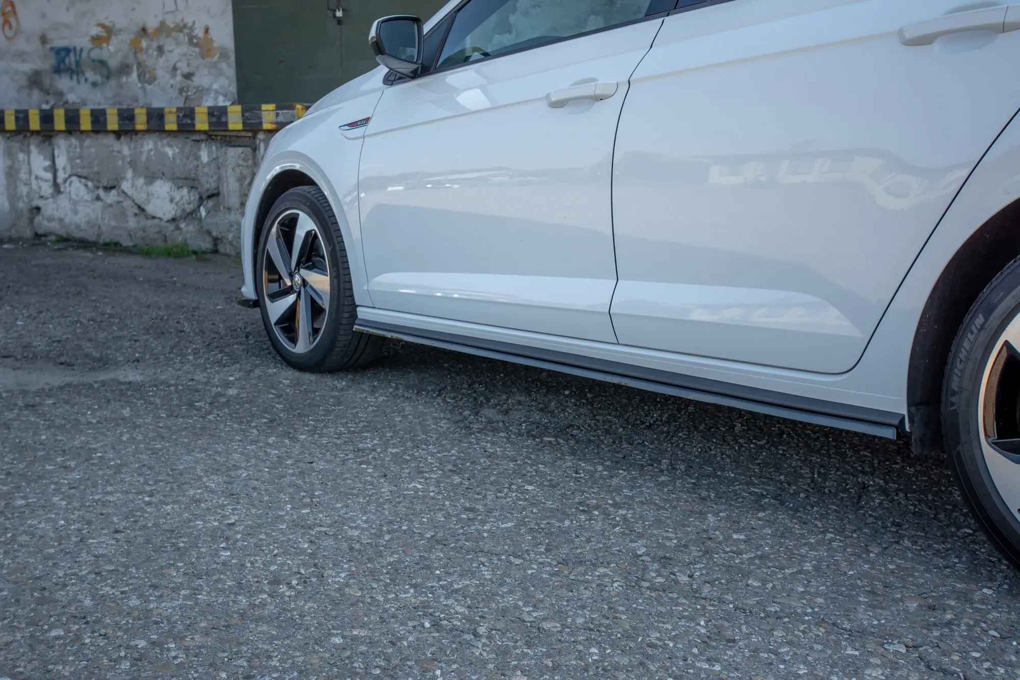 SIDESKJØRT VW Polo VI GTI 2017 - 2021 – bilde 2