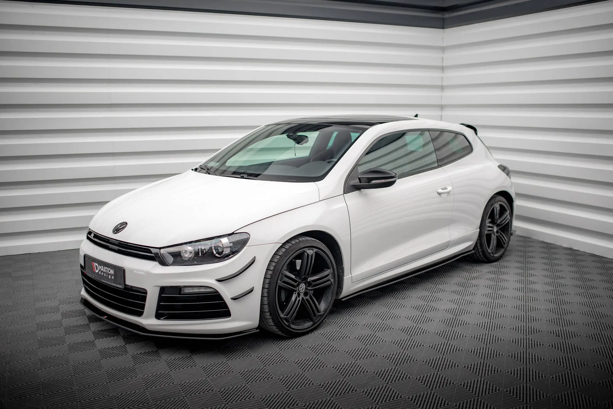 Sideskjørt VW Scirocco R mk3 2008 - 2014 | Street Pro Black Edition – bilde 4