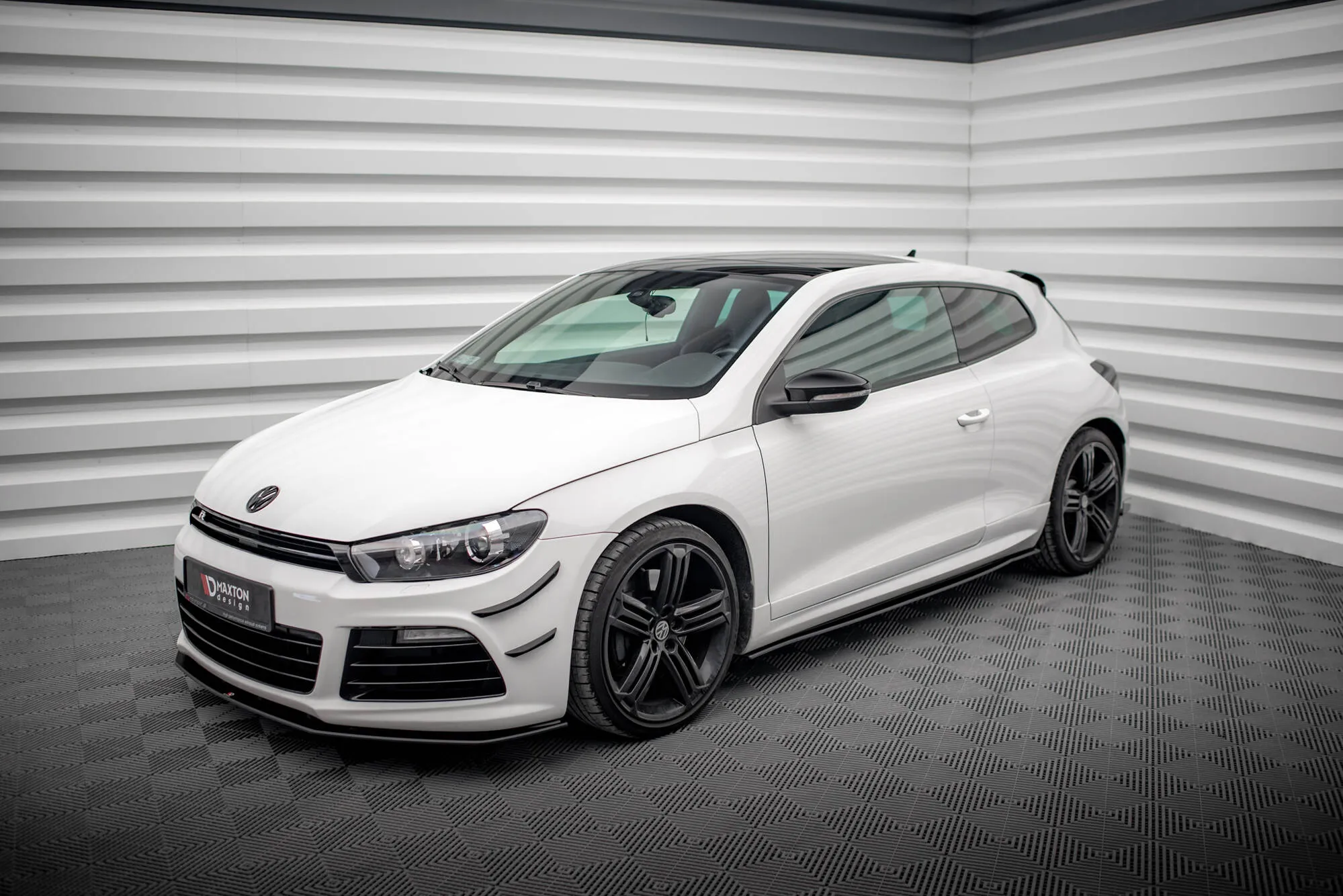 Sideskjørt VW Scirocco R mk3 2008 - 2014 | Street Pro Black Edition – bilde 2
