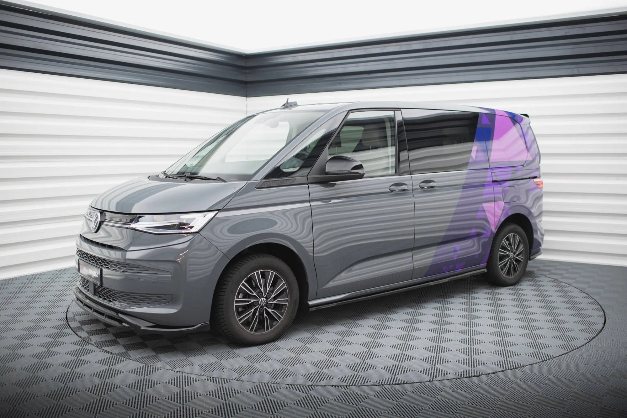Sideskjørt VW T7 Multivan 2021 - > | Glossy Black Edition – bilde 3