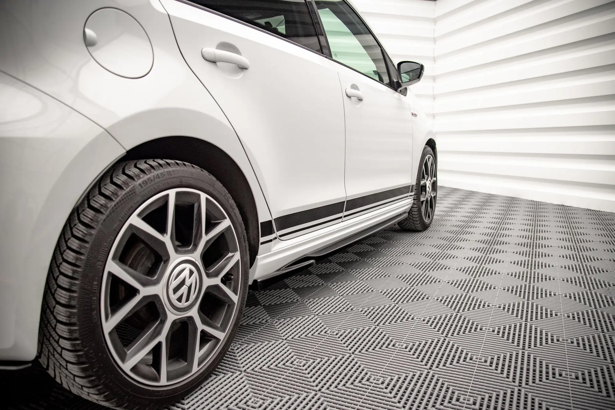 SIDESKJØRT VW UP GTI 2018->